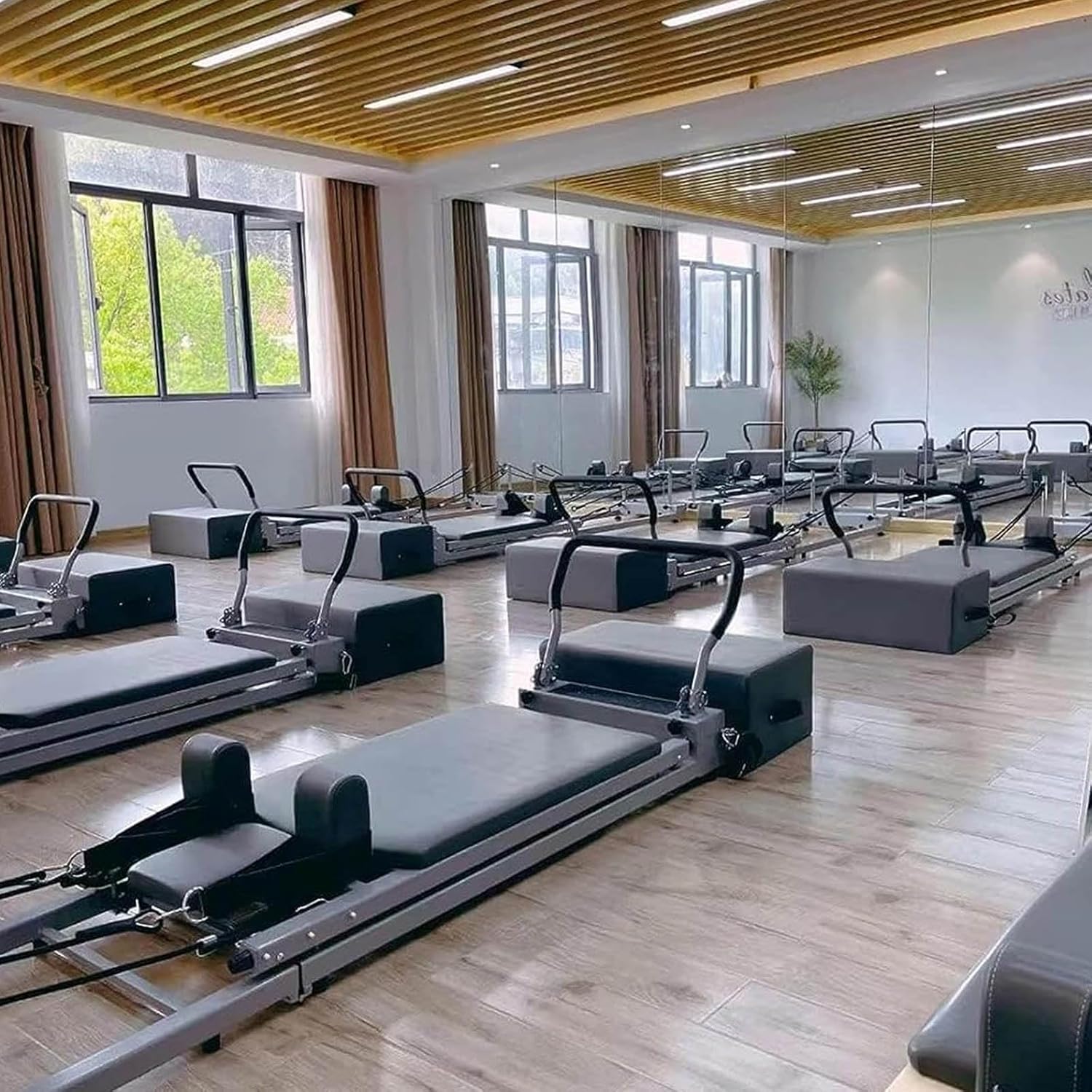 Macchina Pieghevole per Pilates Reformer - Attrezzatura per Yoga a intensità Regolabile per Esercizi a casa, Lettino Fitness Multifunzionale con Pilates Reformer, Scatola Nera, 68 * 44 * 22 cm