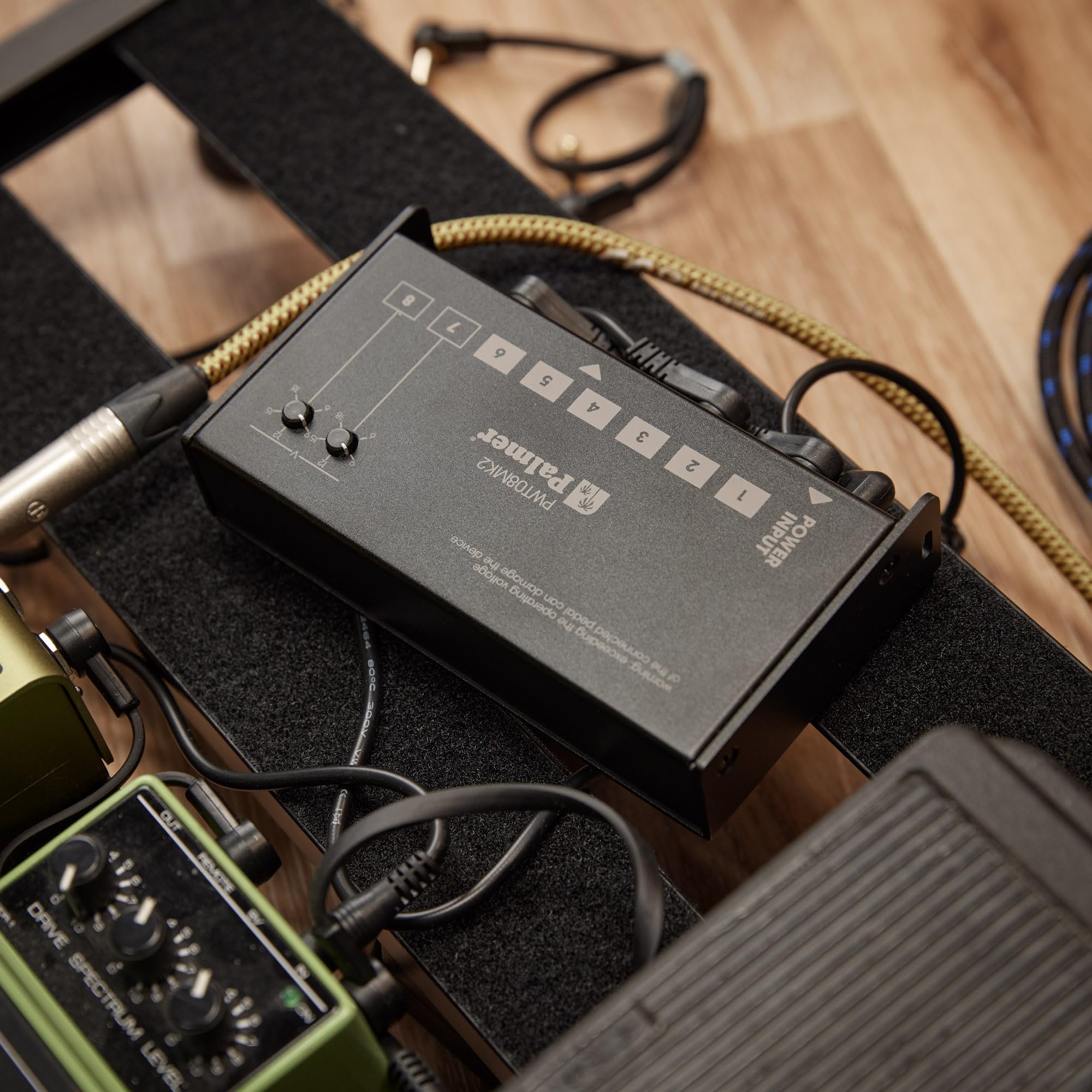 Palmer PWT 08 MK2 - Universelles Pedalboard Netzteil, 8 Ausgänge, schwarz
