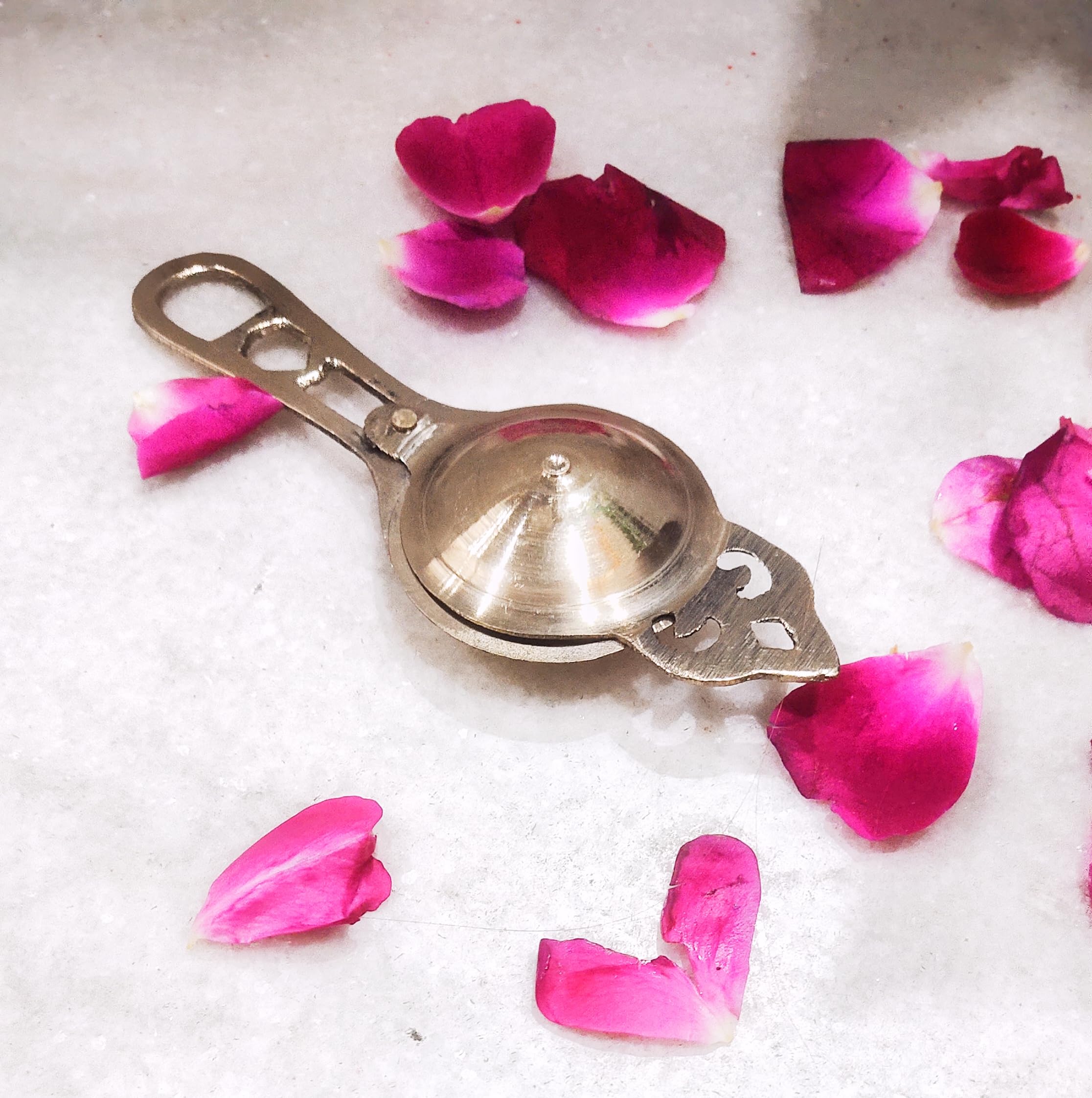 presents Brass Kajrota Kajal Dani,Brass Kajal Pati Storage Unit - Pack of 1, Gold, 14 x 5 x 3 Centimeters