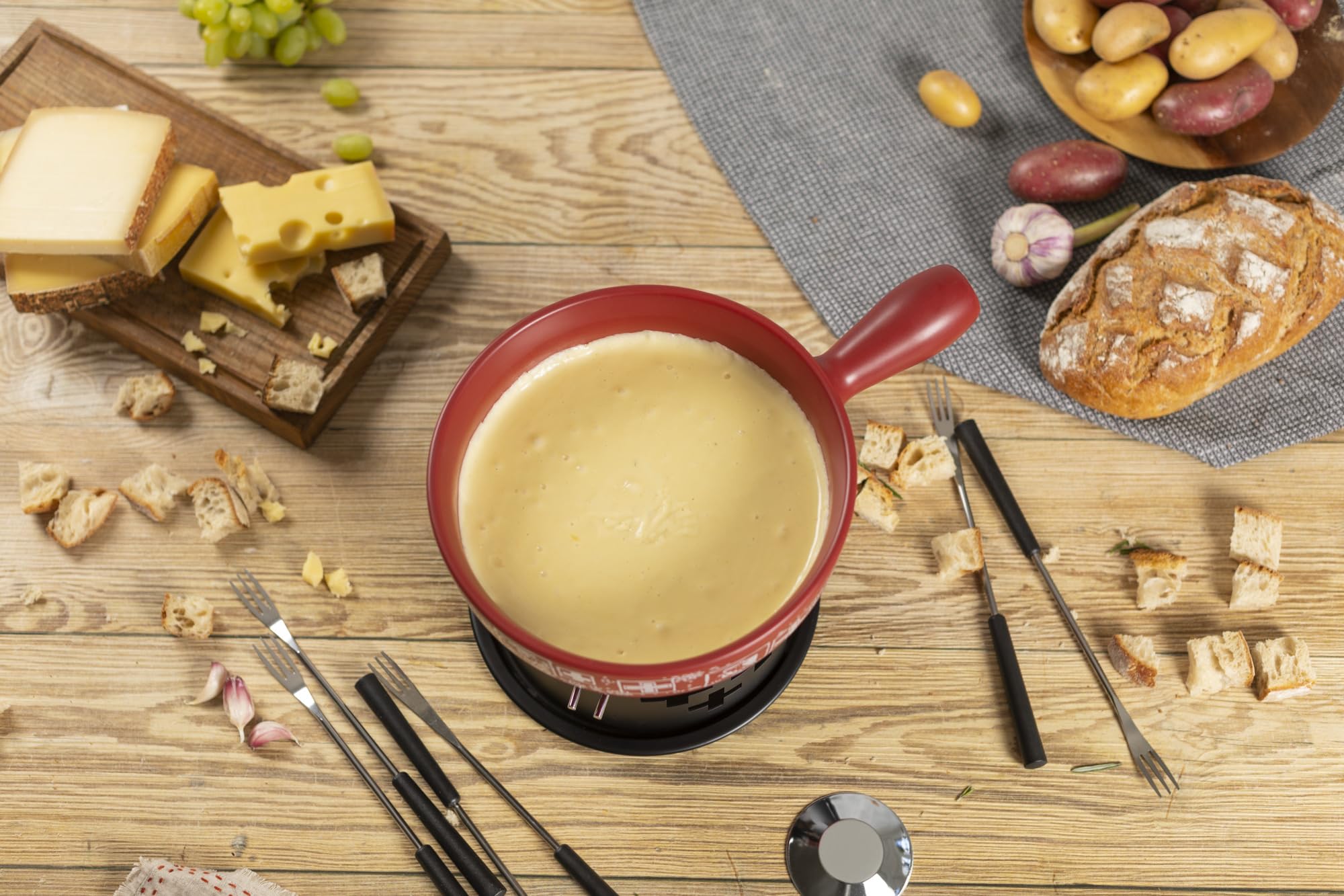 KUHN RIKON Suisse - Fondue de queso (23 cm de diámetro, 2,6 litros, ideal para 4-6 personas, incluye 6 tenedores, hornillo y quemador de pasta (sin pasta combustible)