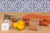 Vista 5 de TableTopics Saborea el juego de cartas de pregunta: 135 tarjetas de inicio de conversación para compartir tu pasión por la comida y la cocina