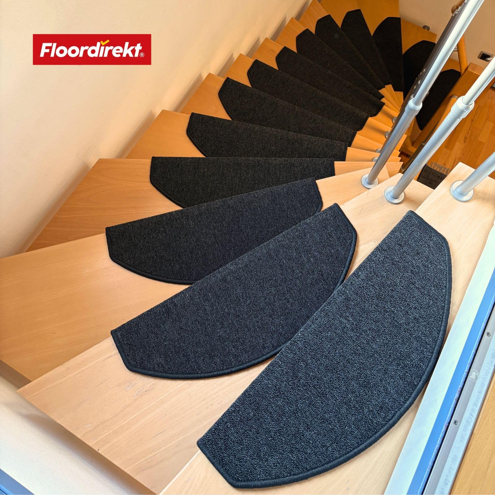Floordirekt Treppenstufen Matten - London Pro Anthrazit - 1 Stück Stufenmatten Treppenteppich halbrund 25x65 cm