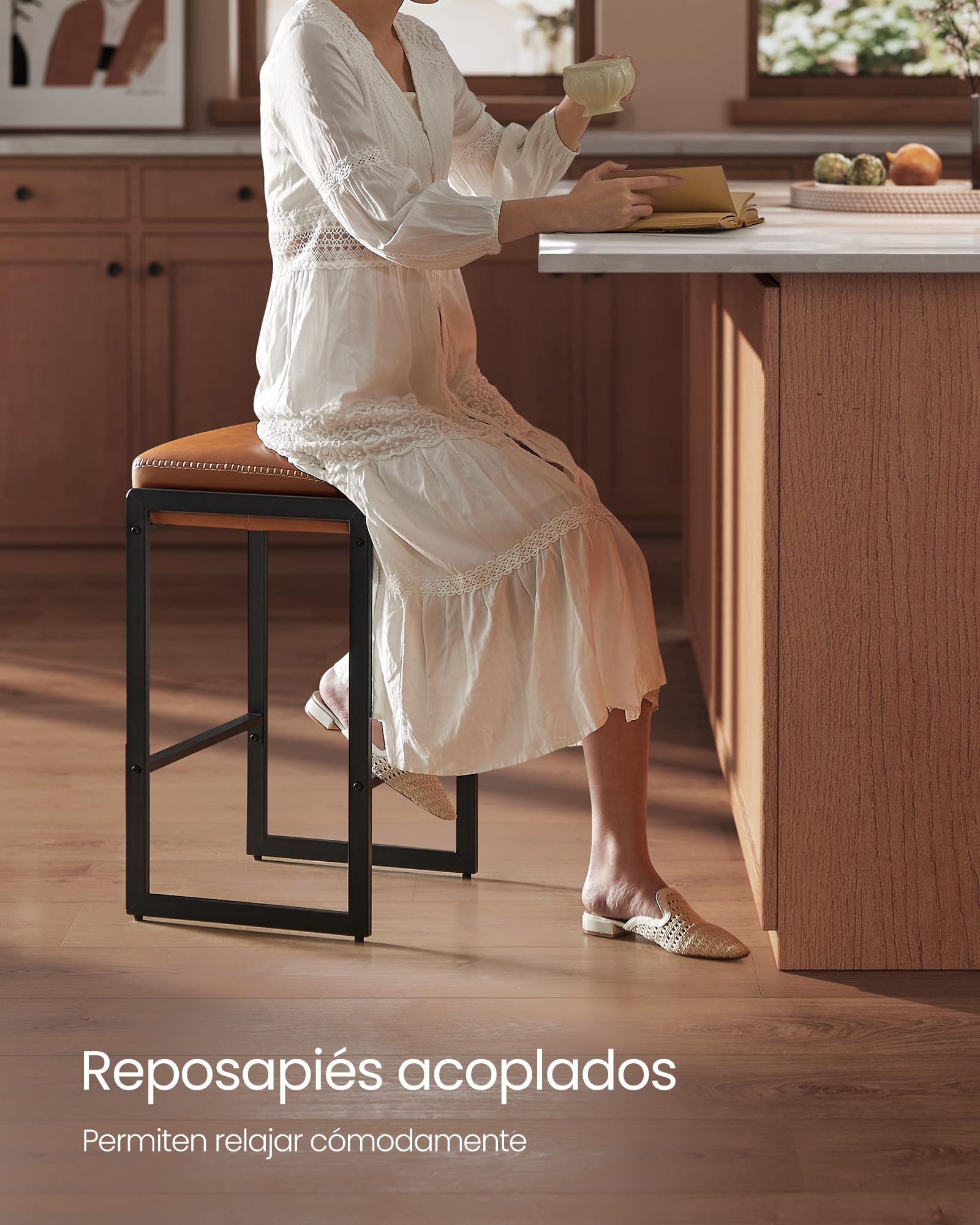VASAGLE EKHO Colección - Juego de 2 Taburetes de Bar, Taburetes de Cocina, Cuero Sintético con Costuras, Moderno Siglo Medio, 66 cm de Alto, Bar Casa, Comedor, Fácil montaje, Marrón Caramelo LBC086K01