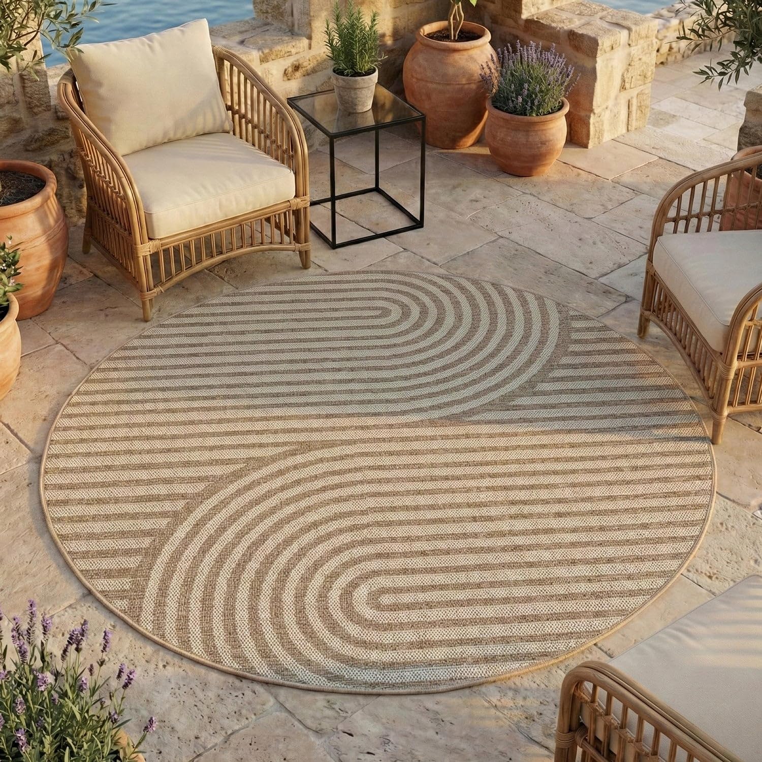 Tapis rond intérieur extérieur beige idéal pour sublimer le salon de jardin