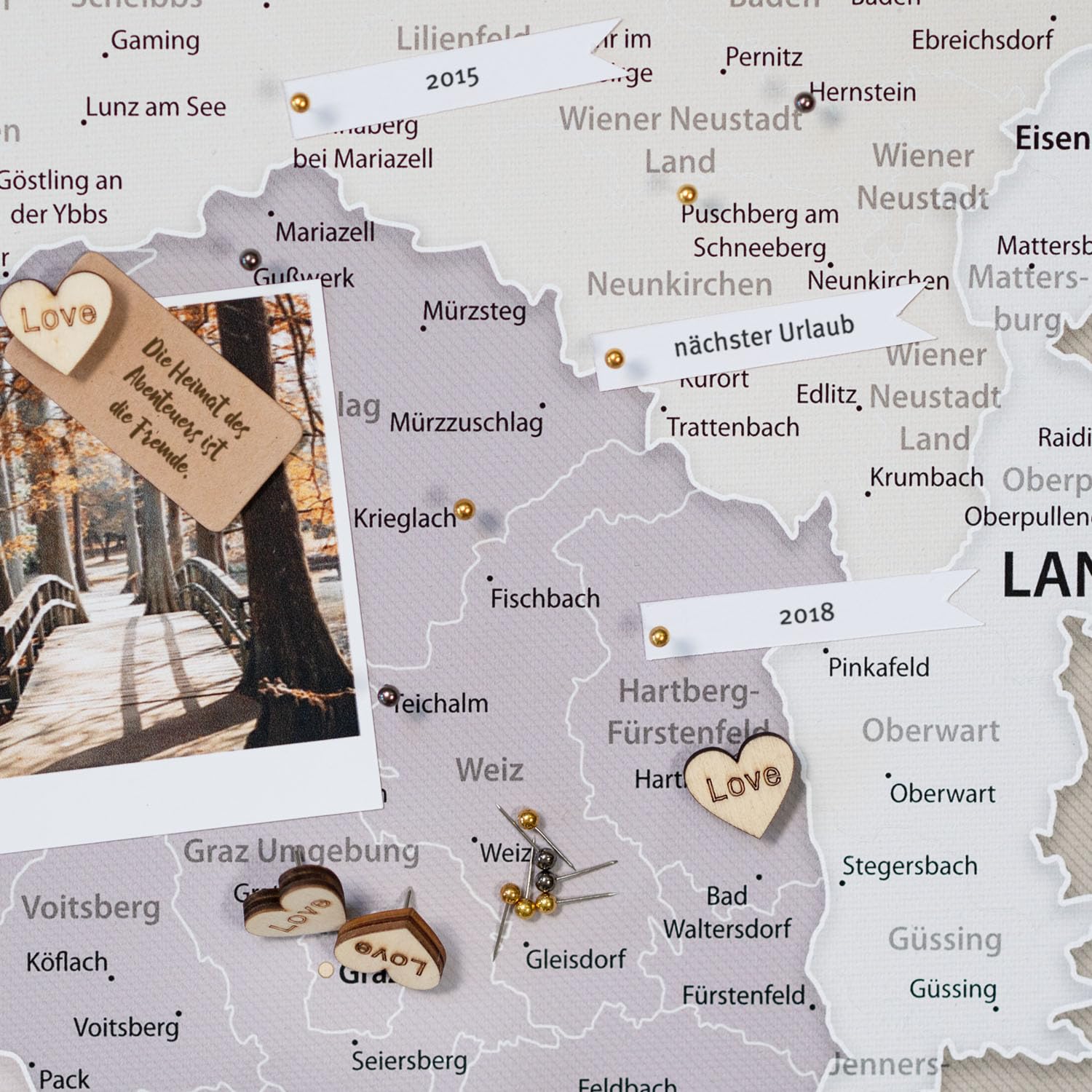 LANA KK - Premium Leinwandbild Österreichkarte - Grau Sand - Deutsch - in 80 x 60 cm, stabile Rückwand zum Pinnen inkl. Starterkit - Leinwand-Kunstdruck Wandbild Landkarte XXL
