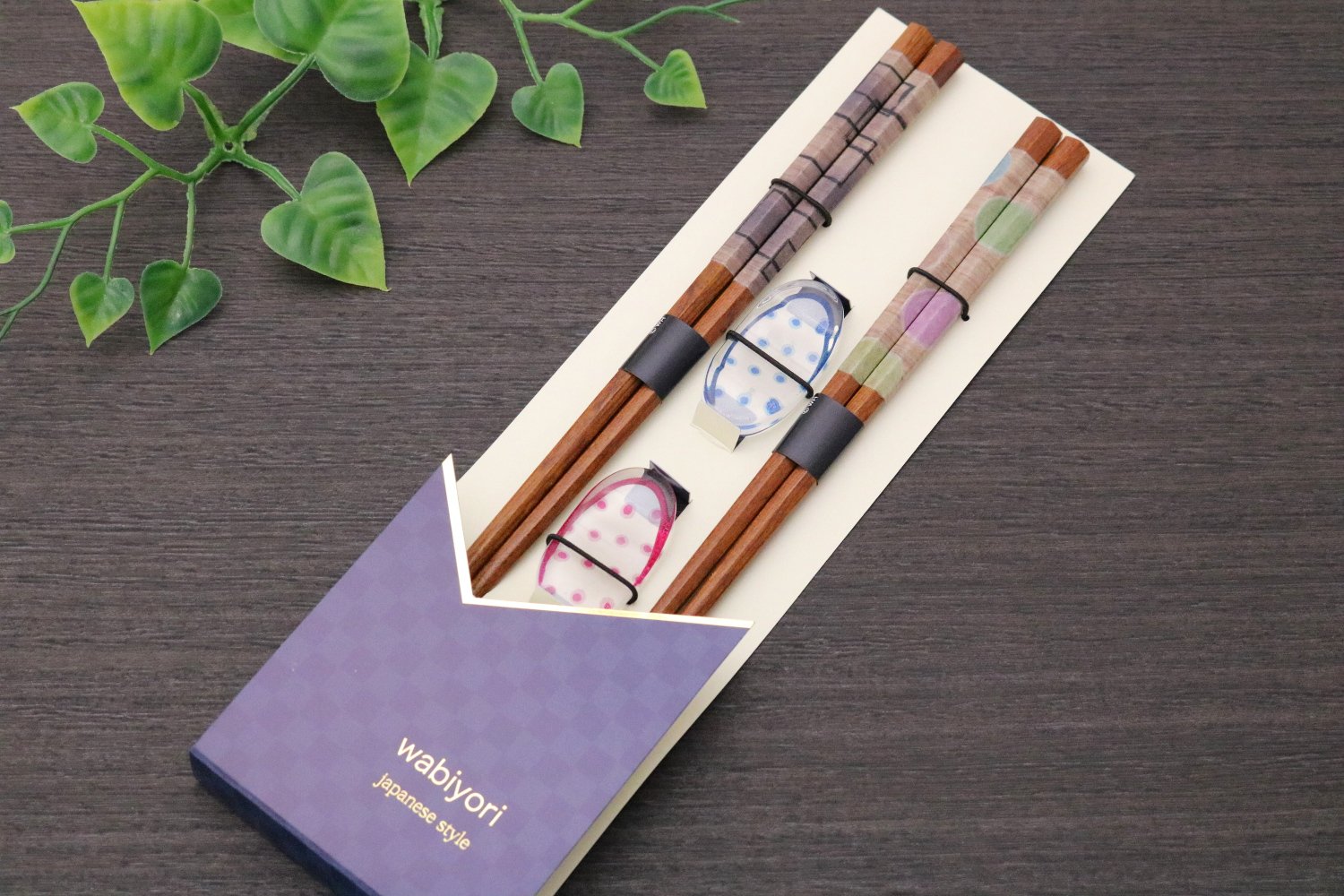 Ishida WABIYORI Seseragi 60183 Couple Chopsticks Perfect Gift with Chopsticks Rest Set of 2