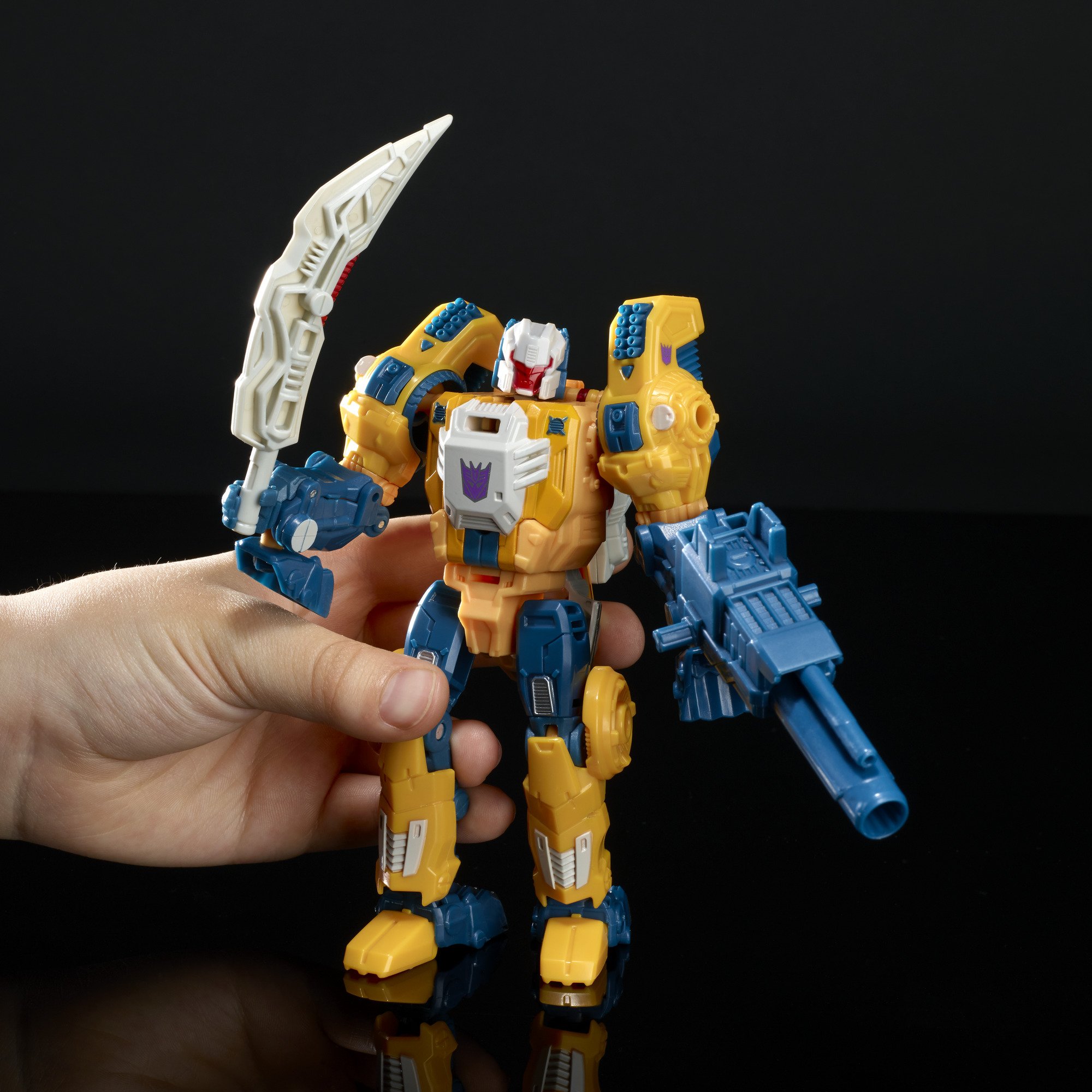 トランスフォーマー タイタンズリターン モンゾ＆ウルフワイヤー Amazon.com: Transformers Generations Titans Return Titan Master