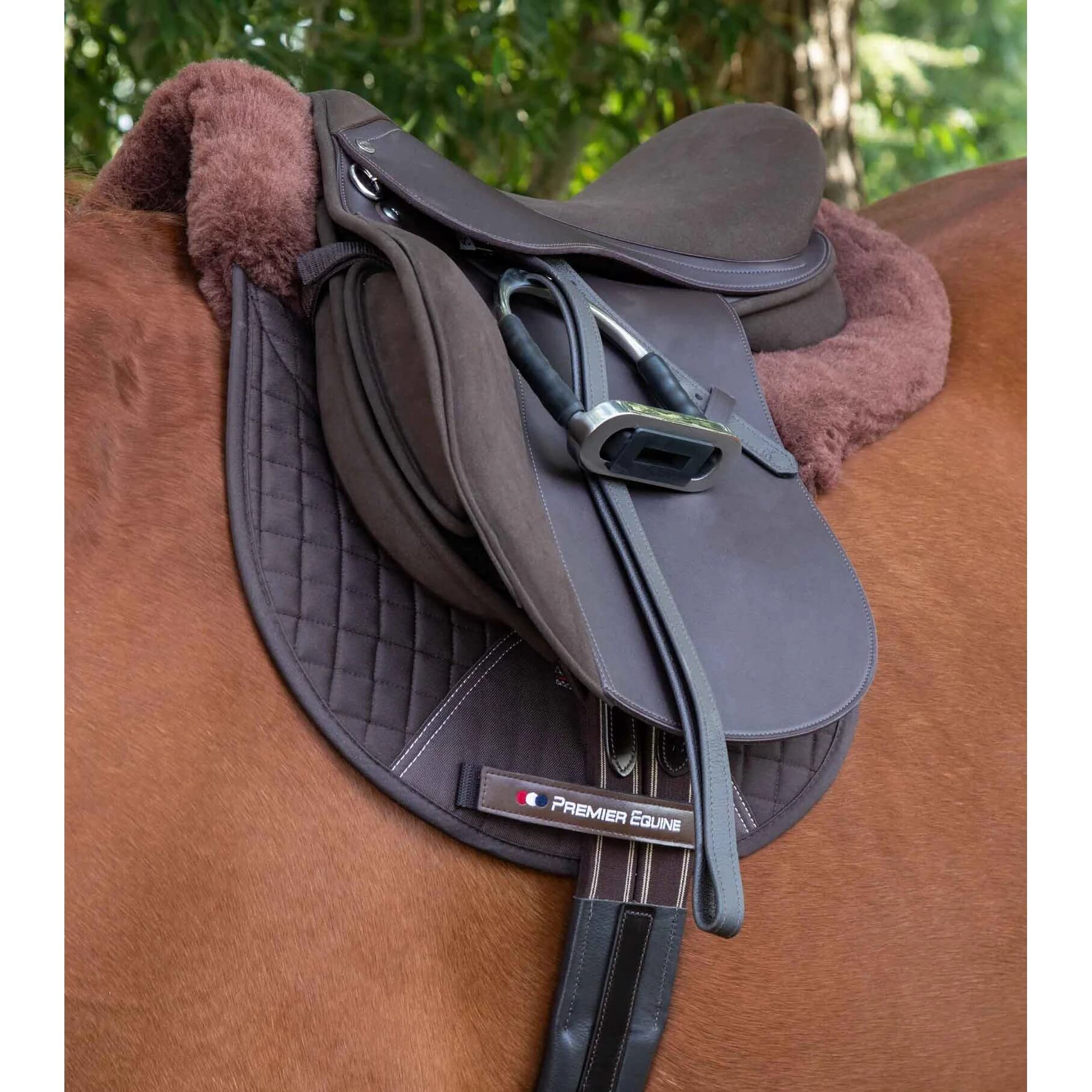 Premier Equine Tapis de Selle Amortisseur Mouton synthétique intégré GP/Jump Numnah