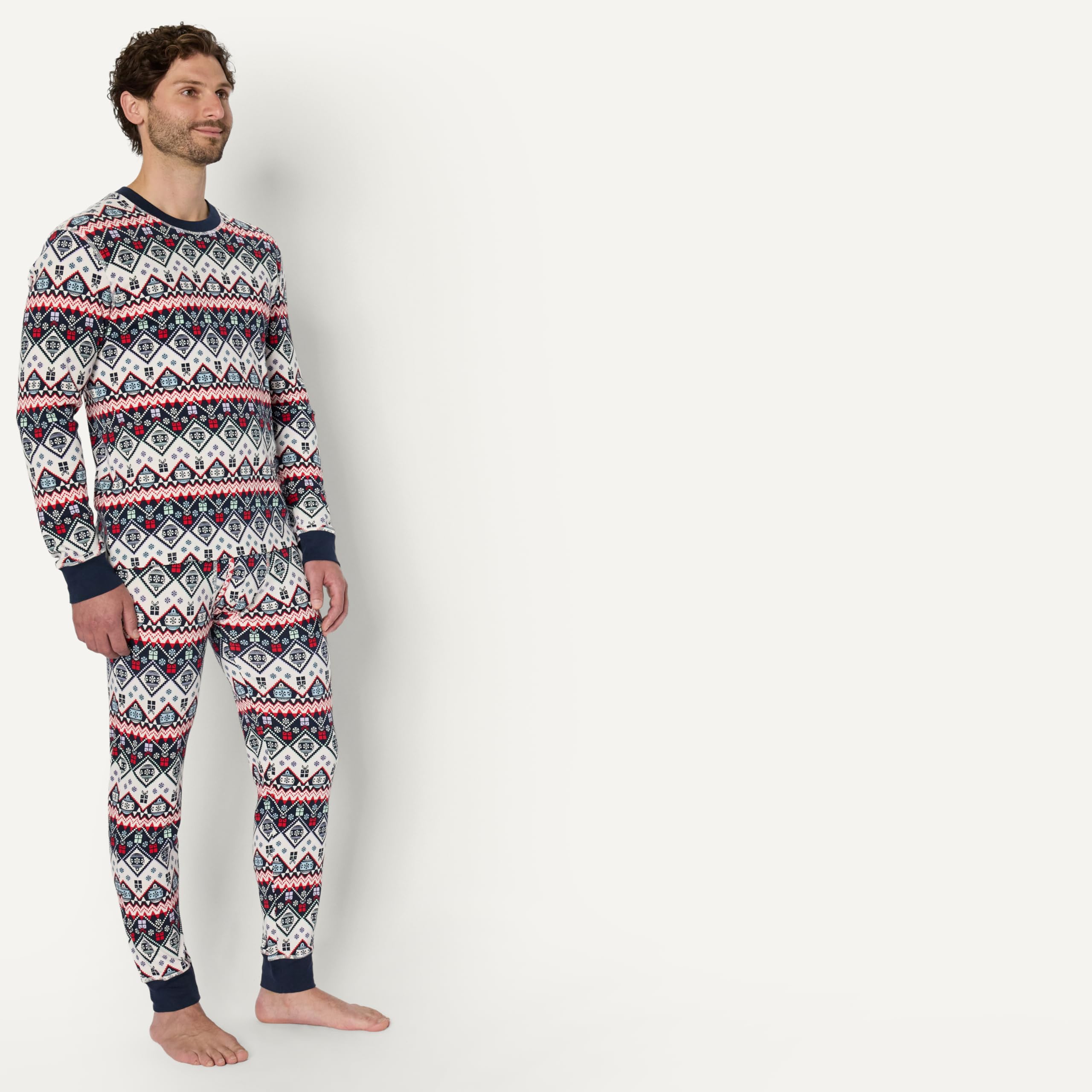 Amazon Essentials Completi Coordinati di Pigiami Natalizi per La Famiglia