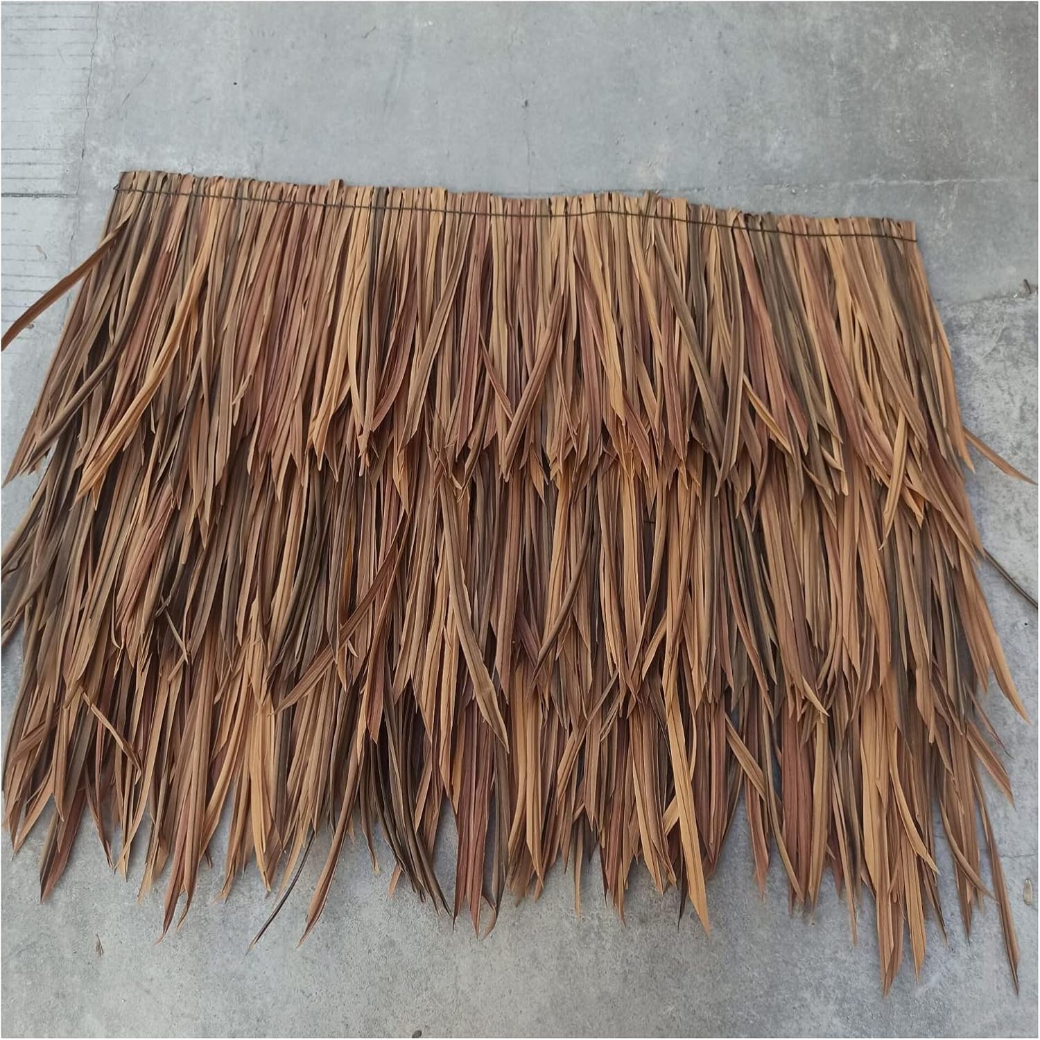 NAKAN Retro Synthetic Mexican Palm Roof Thatch Tiles Roll, Flame