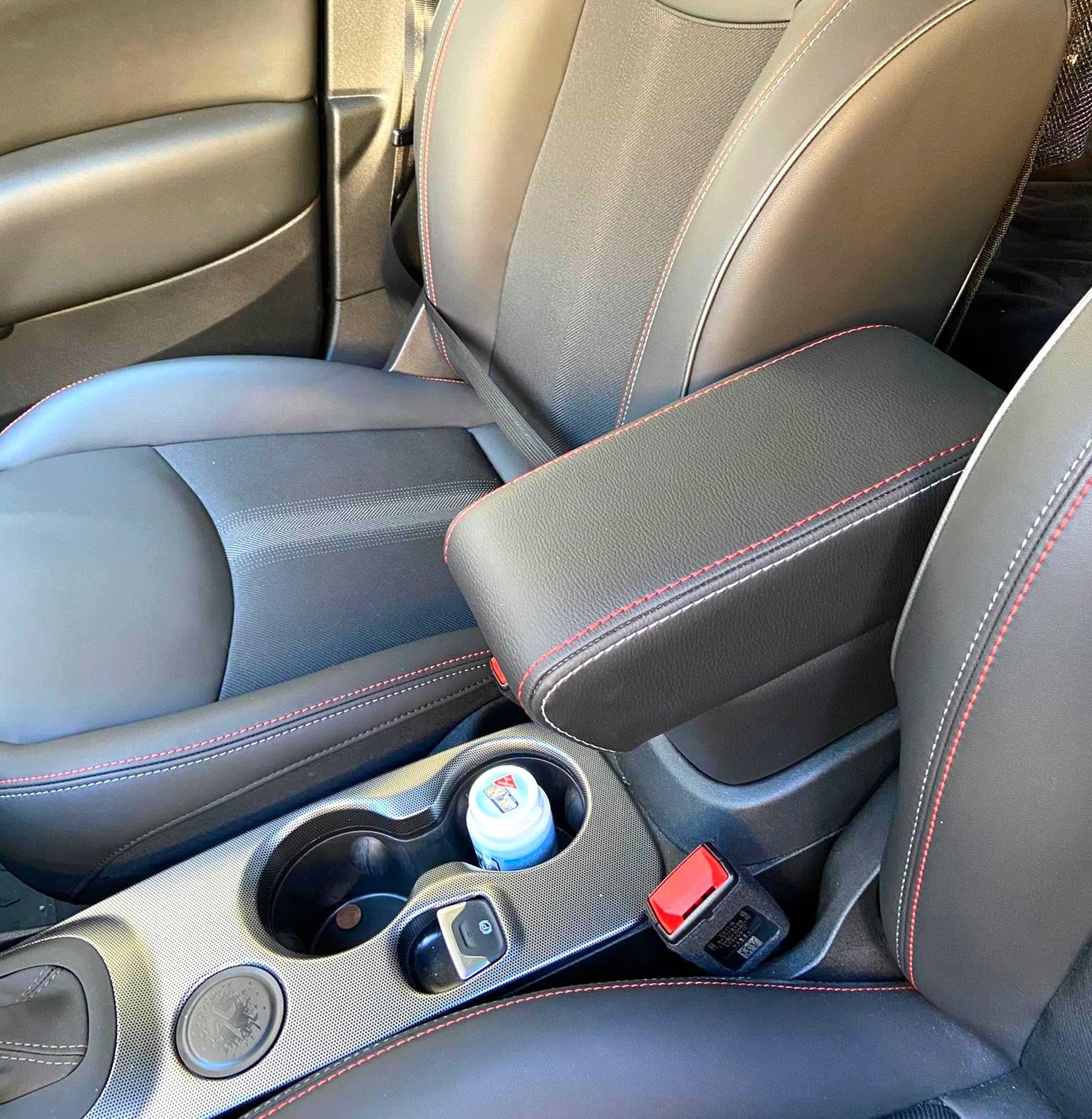 WOOD COMPANY Bracciolo Premium per 500X Sport Nero con Doppie Cuciture, Rosso e Grigio, Montaggio Integrato invisibilmente, Ampio vano portaoggetti Compatibile con 500X