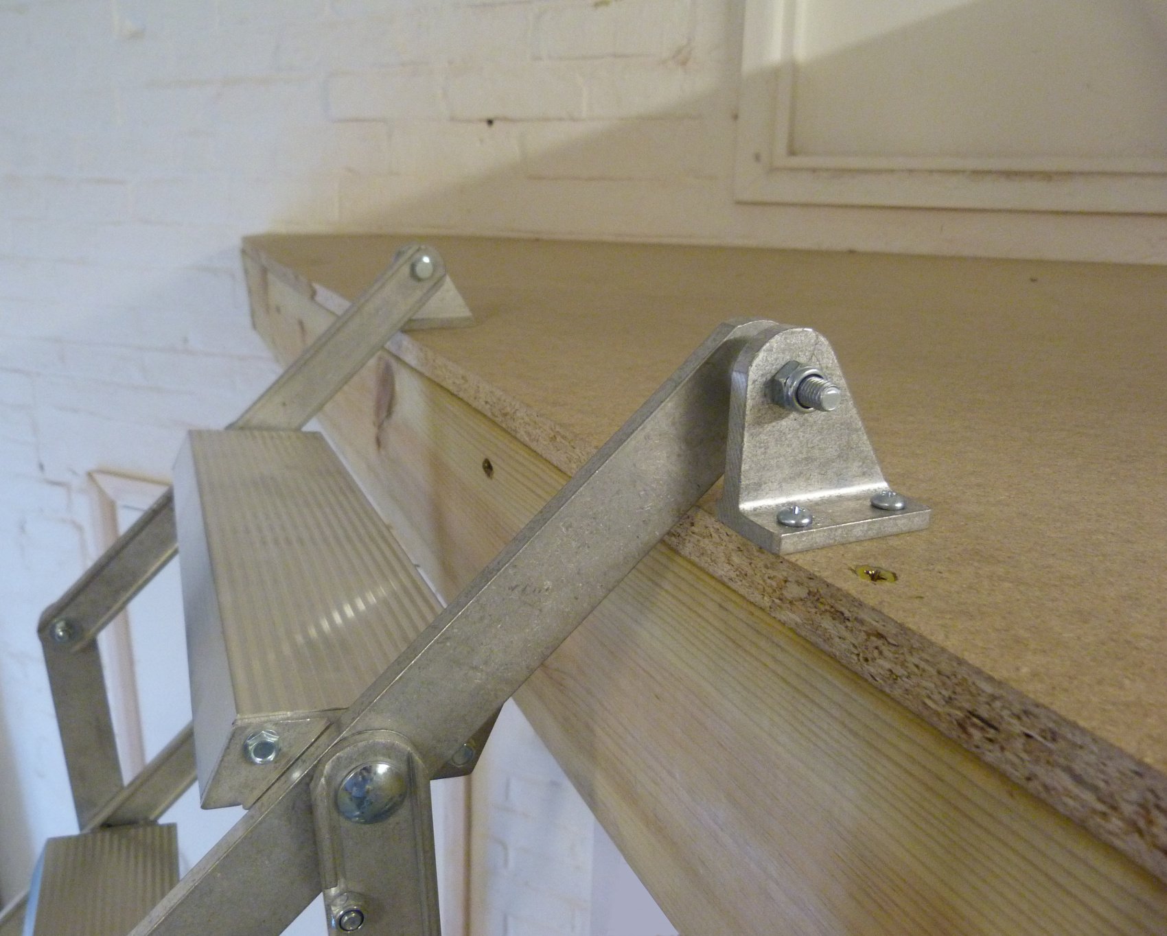 Dolle Alufix Vertical Concertina Aluminium Loft Ladder (10 Tread) with