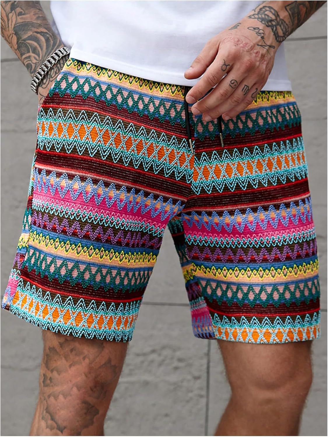 WDIRARA Men's Geometric Print Drawstring Waist Bermuda Shorts Boho Summer Beach Shorts with Pockets - Image 4