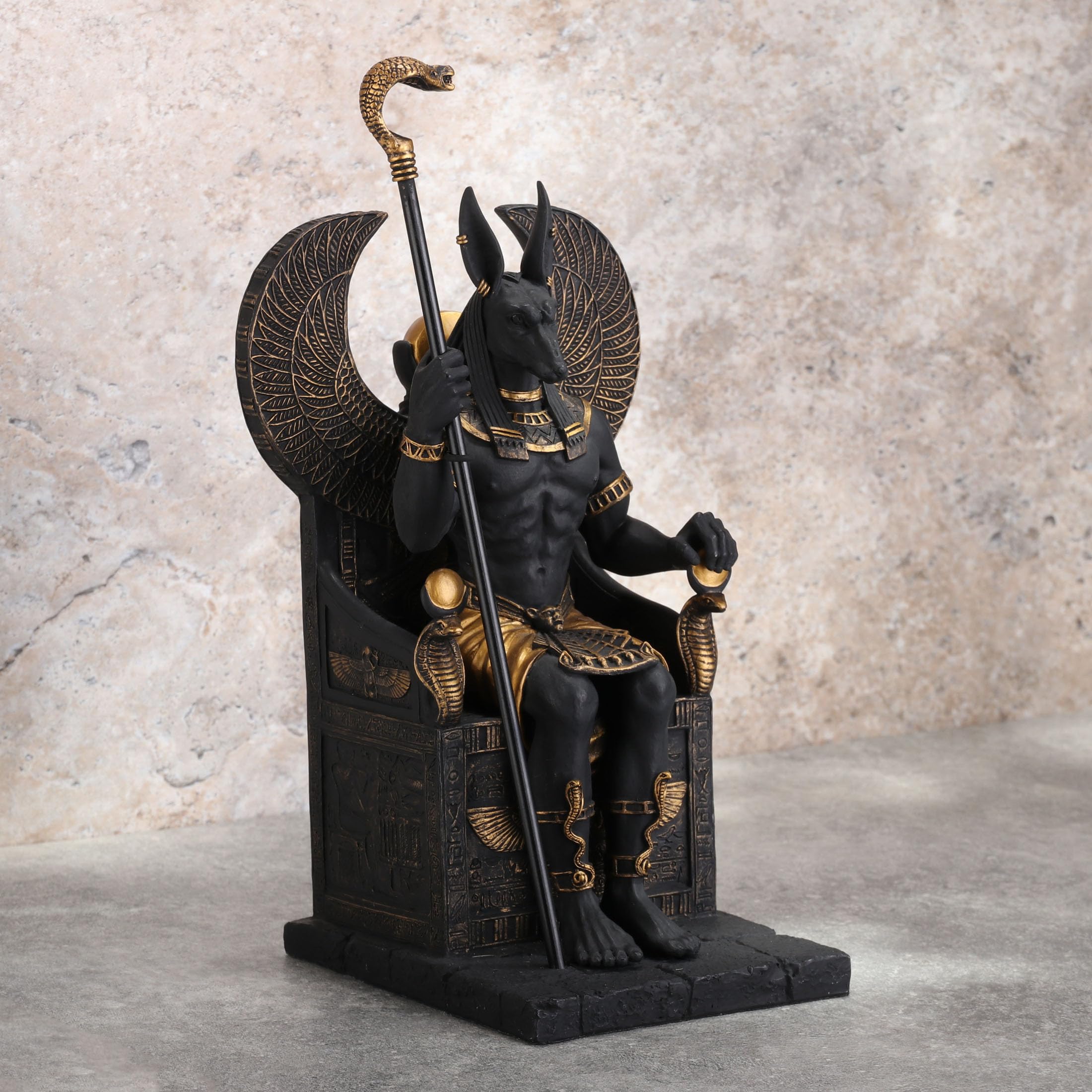 Veronese Design Escultura com acabamento pintado em ouro preto de