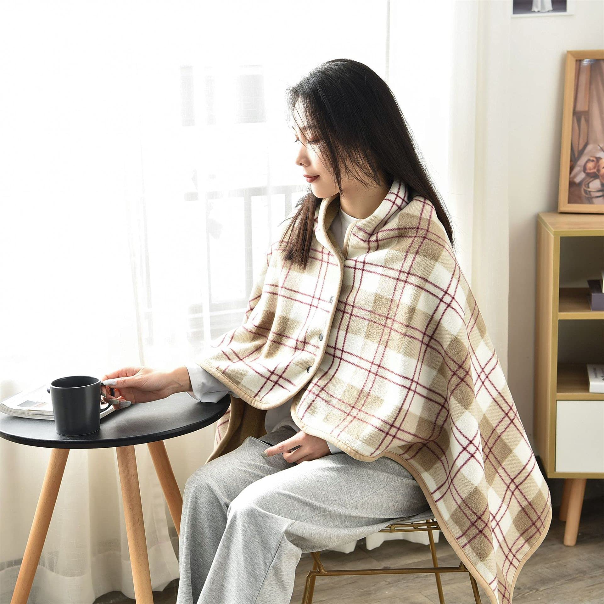 Amazon｜ひざ掛け ブランケット 4way フランネル 膝掛け 着る毛布