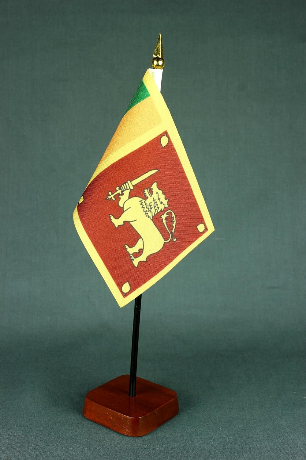 Piccolo Tavolo bandiera Sri Lanka 15 x 10 cm con asta 30 cm in tubo in