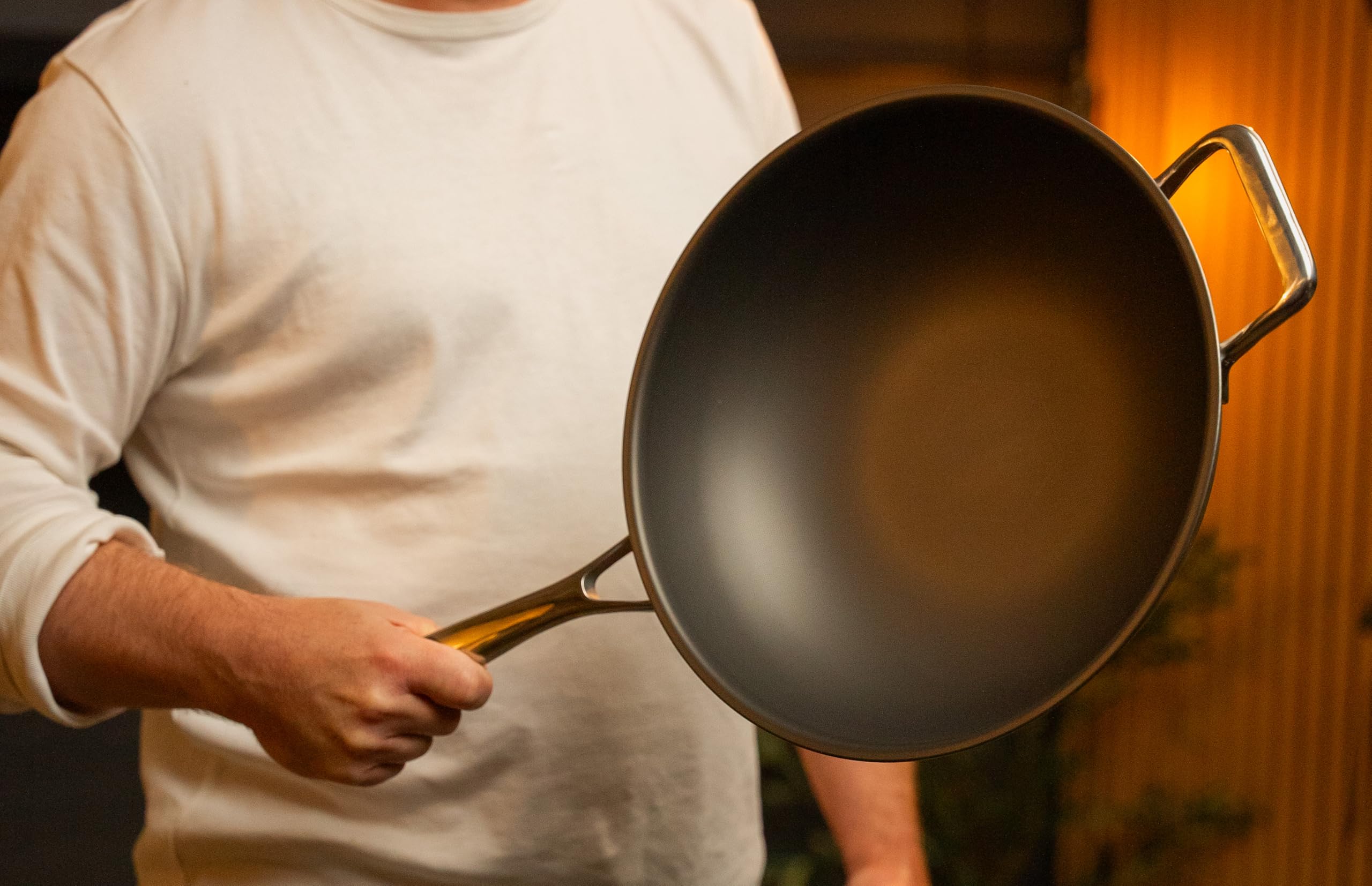 Onyx Cookware ZERO Wokpfanne 30 cm – Natürliche Antihaft aus Edelstahl | Ohne chemische Beschichtung; PFAS- & PTFE-frei; nano-texturierter Edelstahl; kratzfest; für alle Herdarten; ofenfest