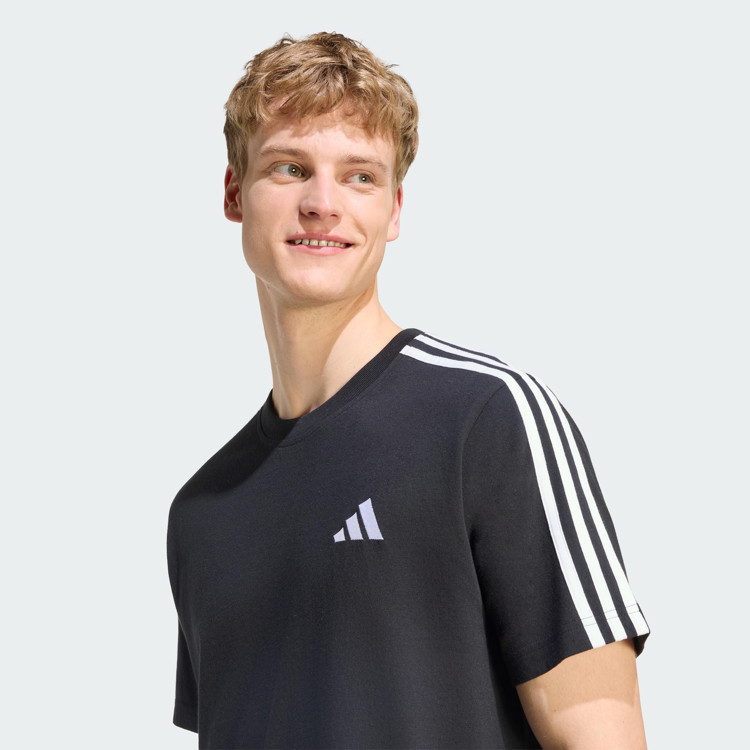 adidas Men T-Shirt Essentials 3-Stripes in Jersey, con Logo sul Petto a Sinistra