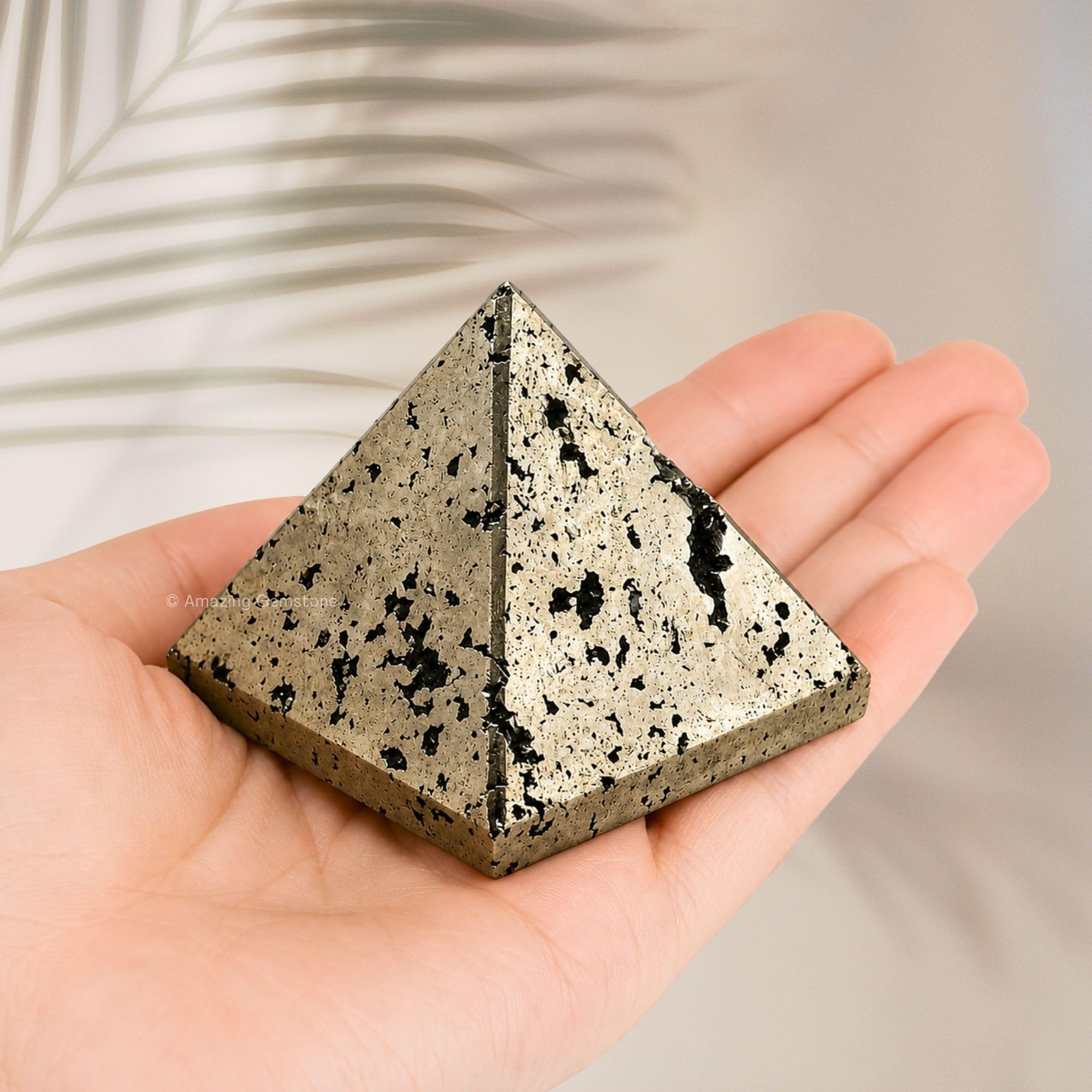 Amazing Gemstone Piramide grezza in cristallo curativo, 5,1 cm, grande piramide di pietra naturale per meditazione, Reiki, bilanciamento dei chakra e griglia piramidi di cristallo