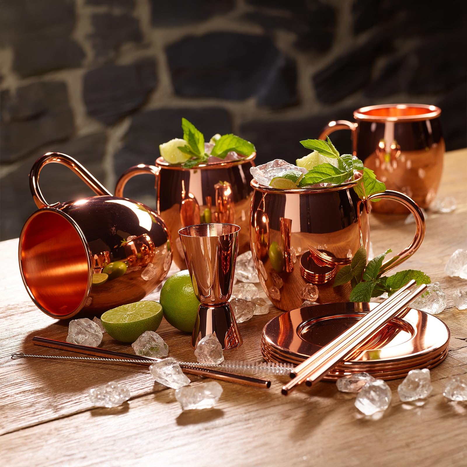 ECHTWERK Moscow Mule Set de 13 gobelets en cuivre fabriqués en acier inoxydable comprenant 4x gobelets en cuivre 500ml, 4x dessous de verre, 4x pailles et 1x gobelet doseur 2cl/4cl