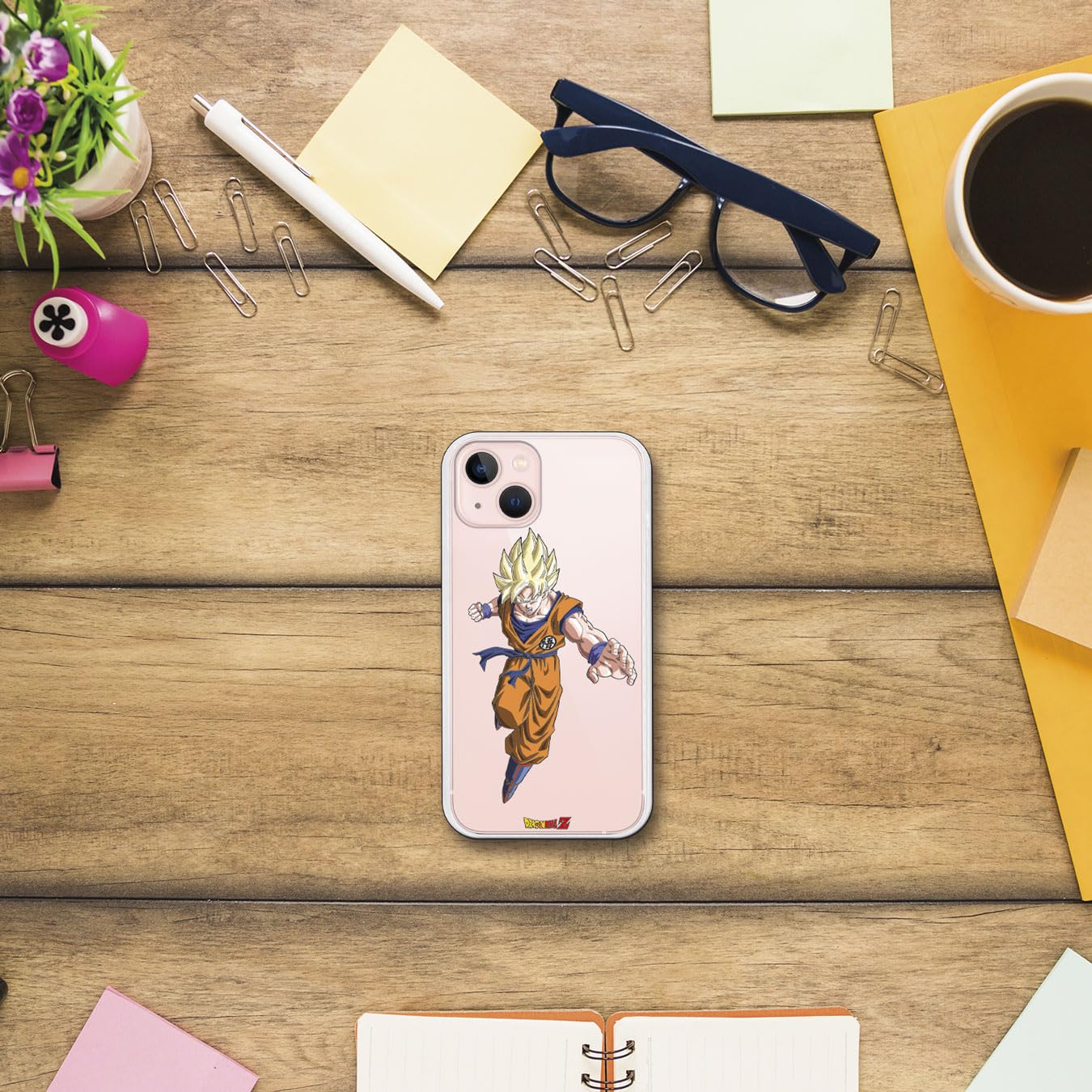 Custodia compatibile con iPhone 15 ufficiale Dragon Ball Goku Super Saiyan per proteggere il tuo cellulare. Custodia in silicone trasparente flessibile con licenza ufficiale Dragon Ball