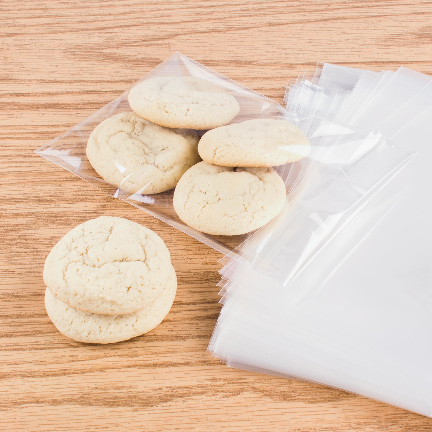 Super Z Outlet Clear Resealable Display Cellophane Bags Gift Treat Basket Supplies, Adhesive Closure for Snacks, Cards, Envelope Letters, Candy, Party Supplies (100 Bags) (Clear, 5" x 7")