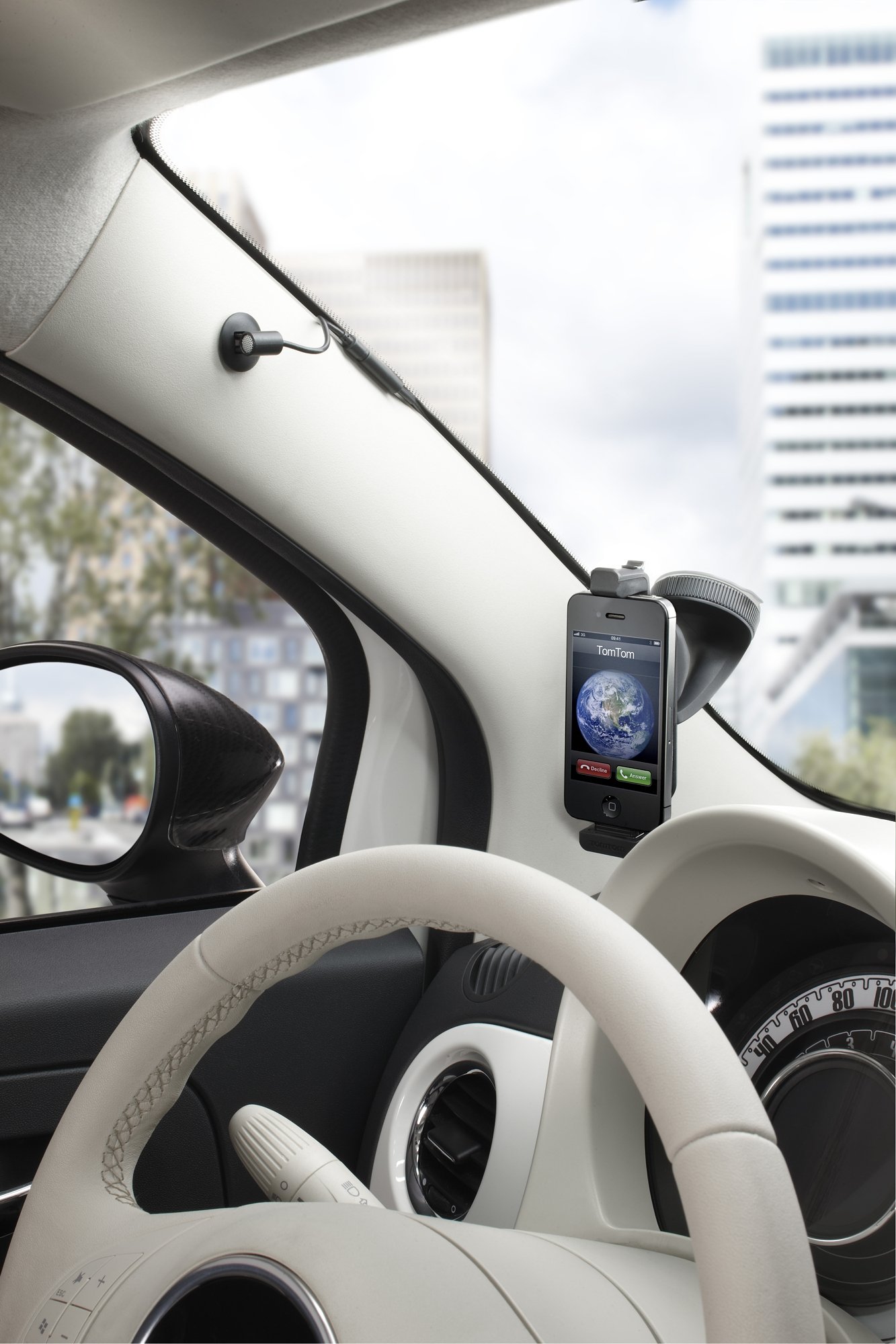 Tomtom - 9UOB.001.10 Système de Navigation Mains Libres pour IPH One (Produit Import)