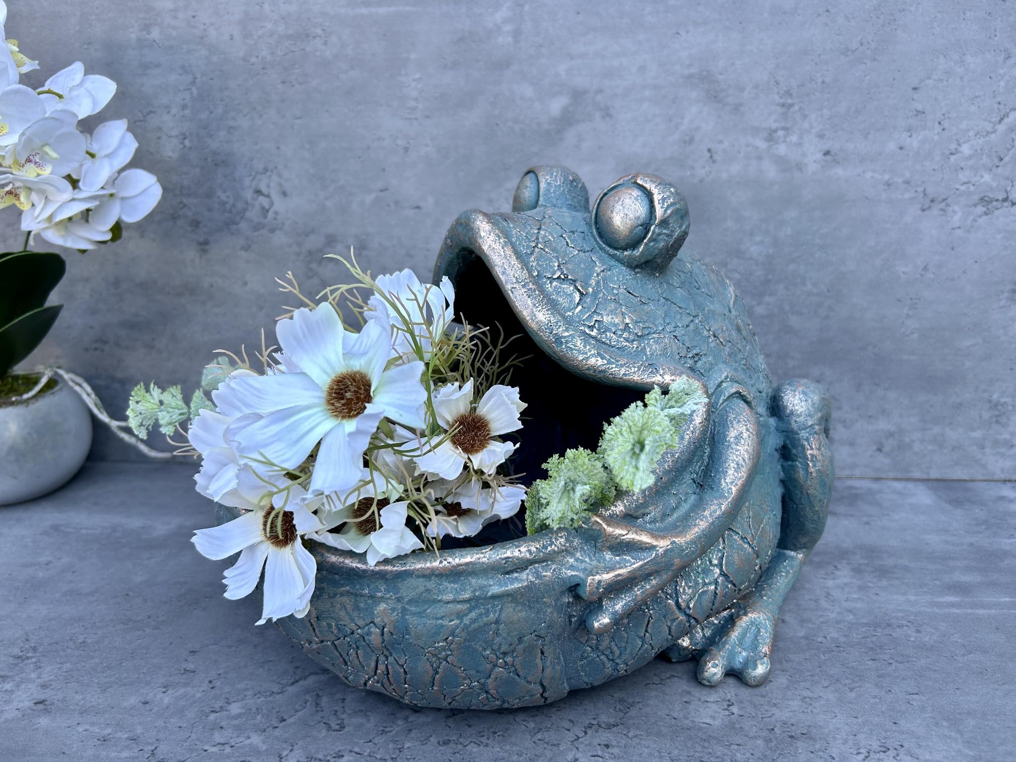 Maisonica Green 35Cm Aged Distressed Frog Planter Plant Pot Holder Shabby Chic Bronzed