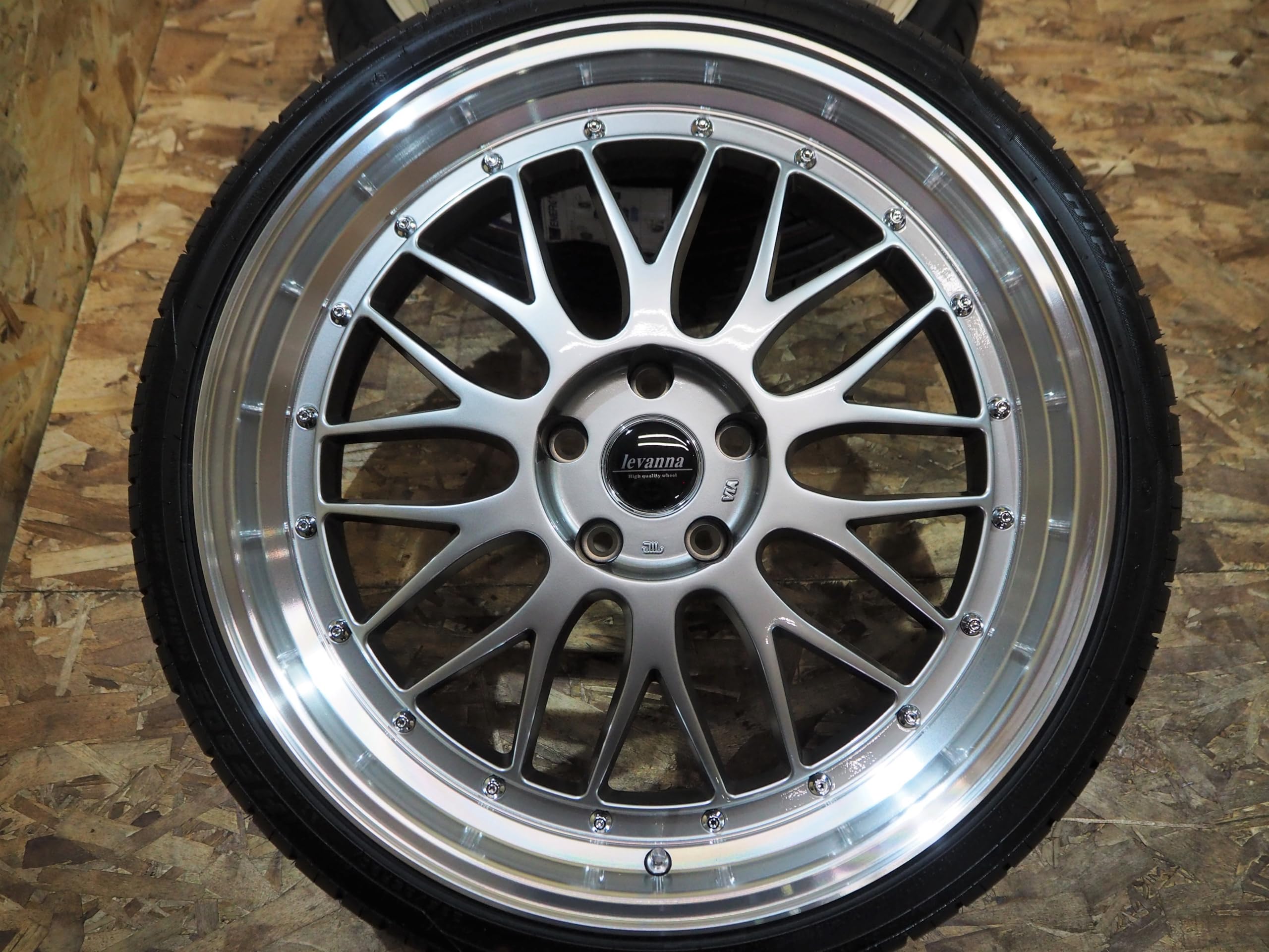 Amazon.co.jp: 輸入タイヤ付き levanna V10-EX レヴァンナ ヴイテン