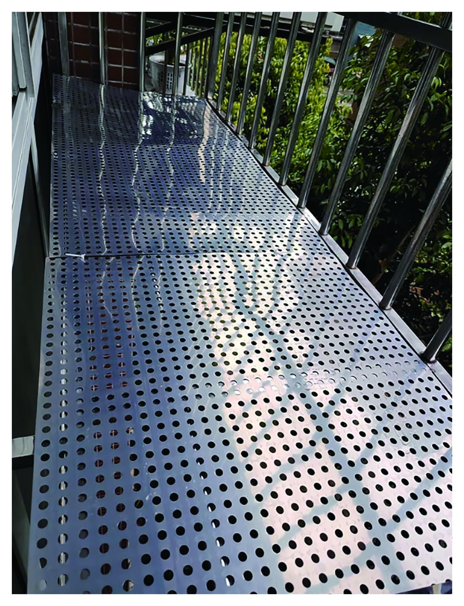 Piastra metallica perforata in acciaio inossidabile 304 - Rete per gatti da balcone anticaduta, griglia decorativa per finestre, soluzione di sicurezza industriale sostenibile (10 x 700 cm)