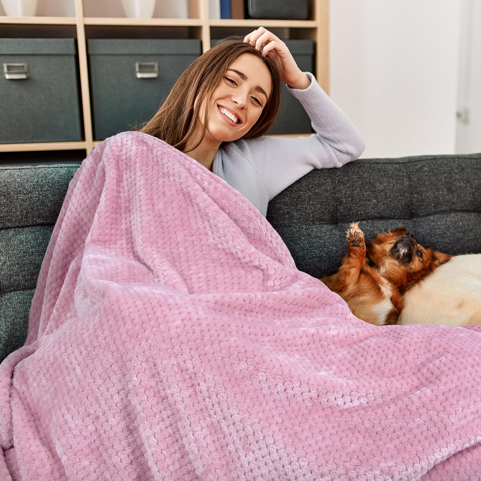 urnexttour Juego de almohada y manta de viaje, almohadas para el cuello, mantas suaves con máscara para dormir, esenciales de viaje para avión, coche, espuma viscoelástica, color rosa