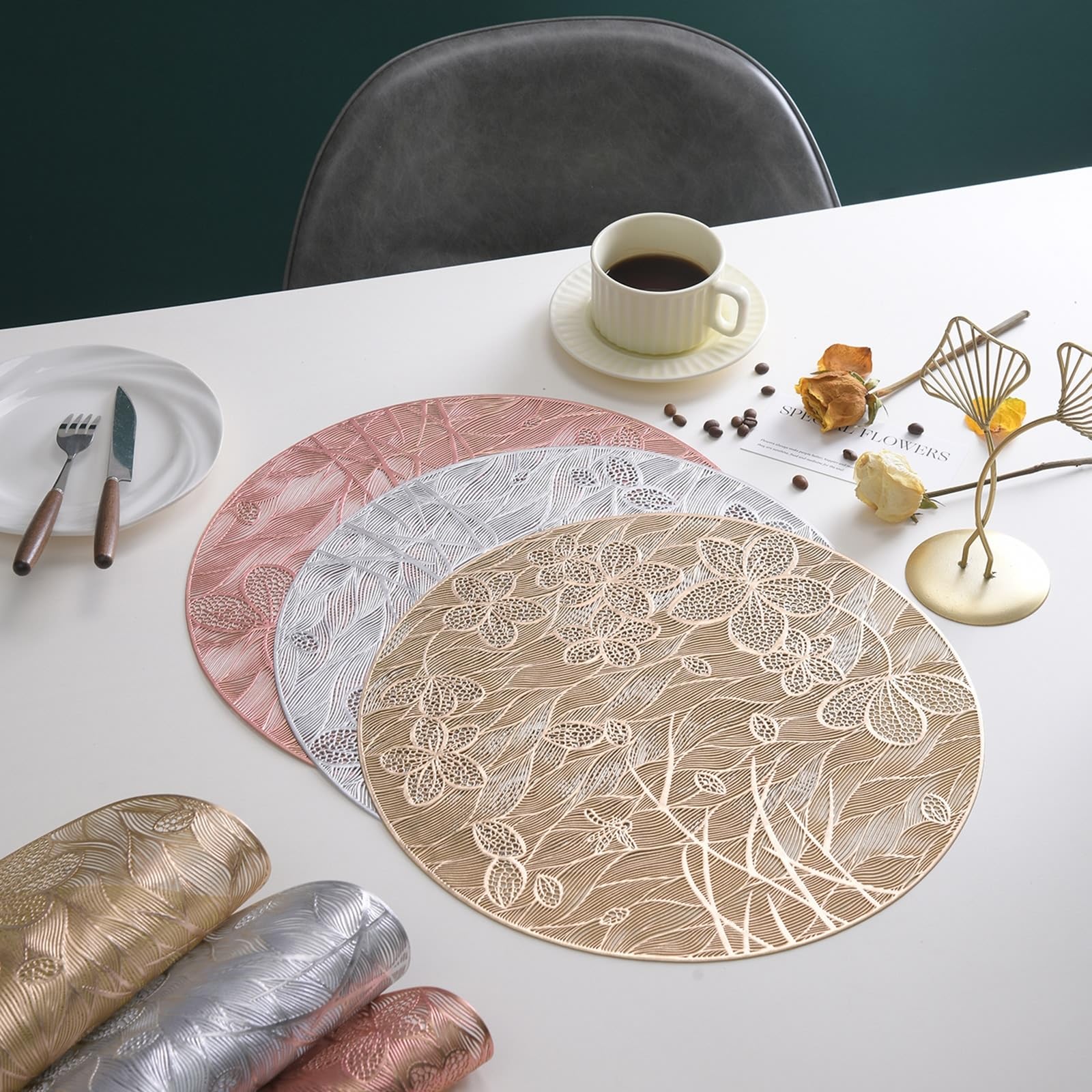 Lot de 10 sets de table en PVC doré textile - Creux - Motif fleurs et feuilles - Lavables - Pour la cuisine, la maison, le restaurant - 38 cm
