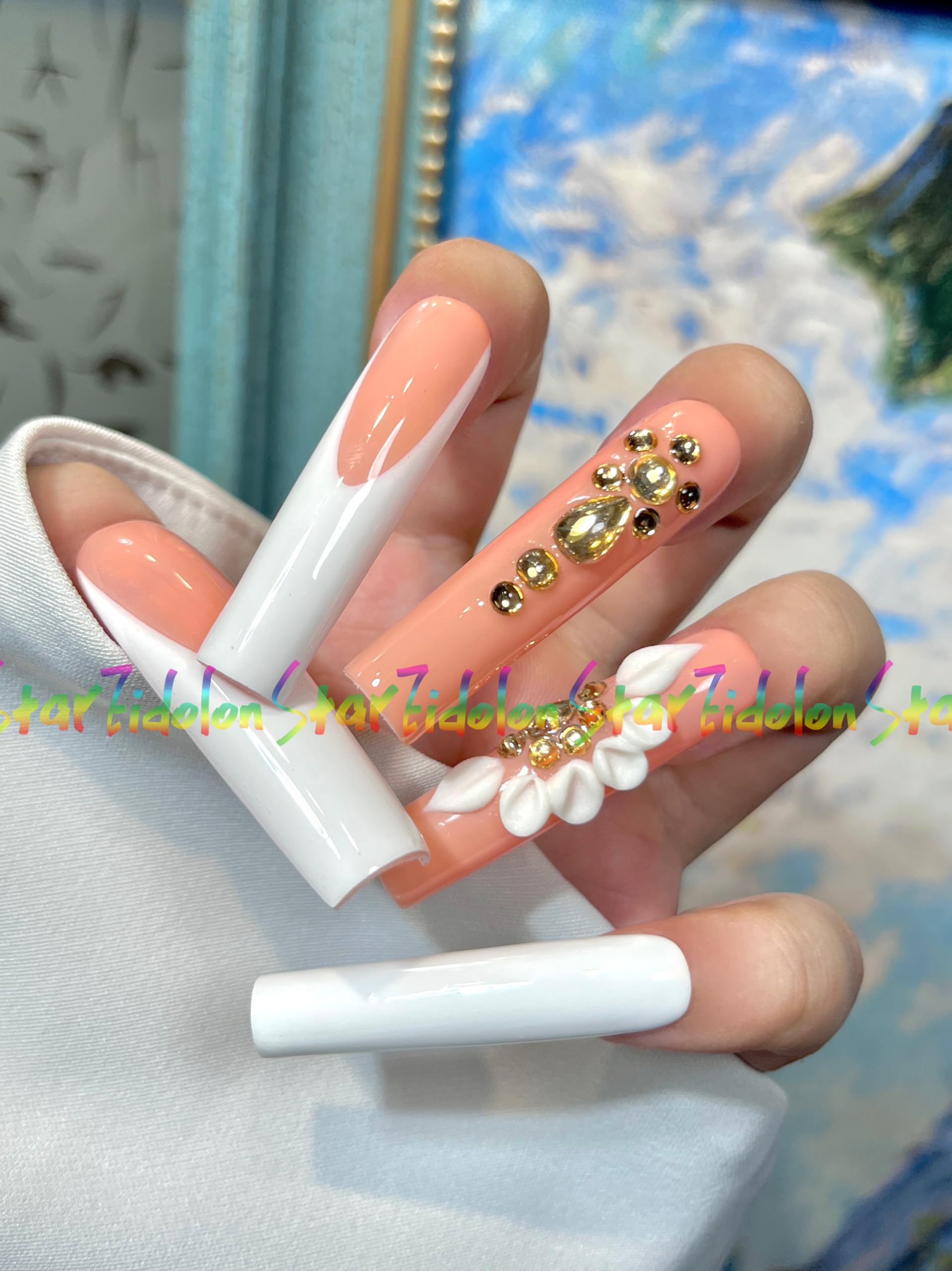 HAND-PAINTED White False Nails Set Coffin Press on Nails Pressons Kit Medium Length Stick on Nails Shoot Nail Art Short Nails with Nail Glue on Nails