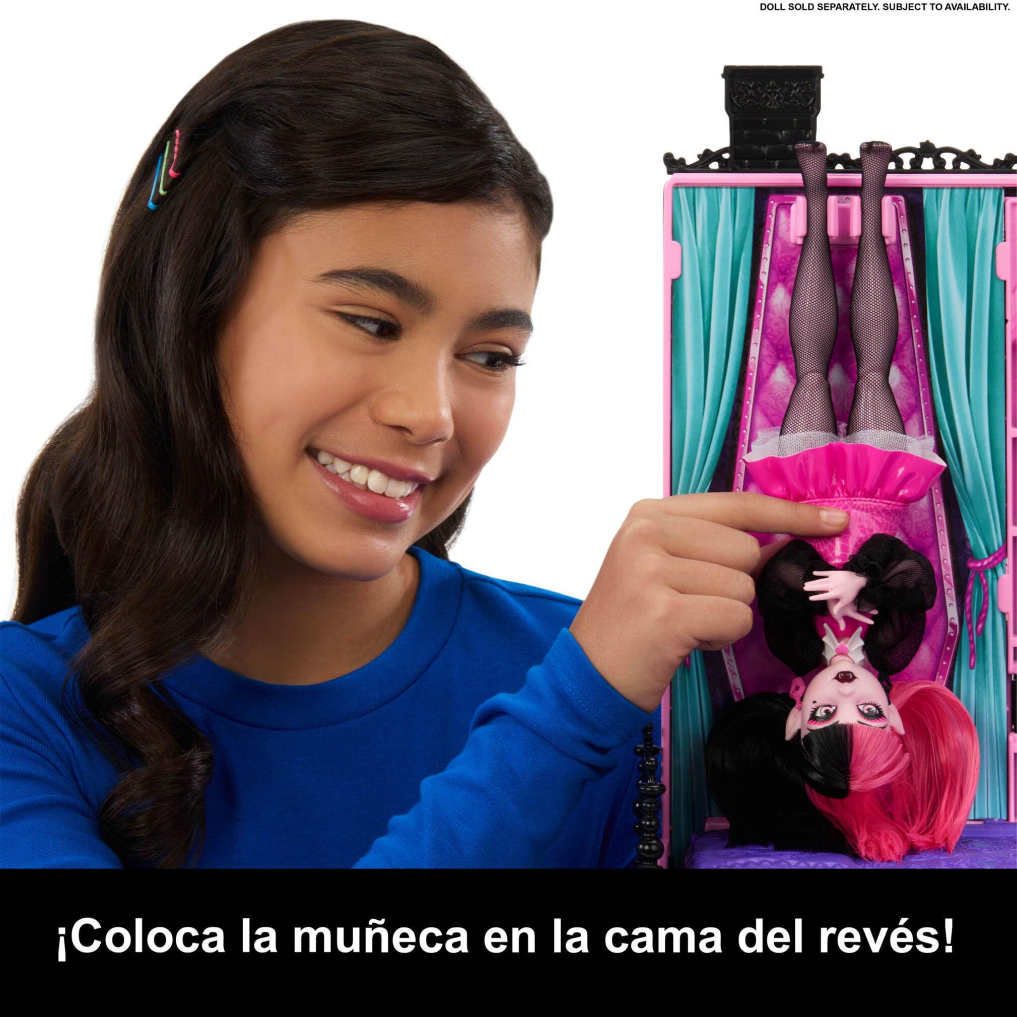 Monster High Hotel Buuuutique Casa de muñecas, conjunto de juego plegable con sorpresas espeluznantes en cada habitación y más de 13 piezas, incluidos muebles y accesorios, JBF16