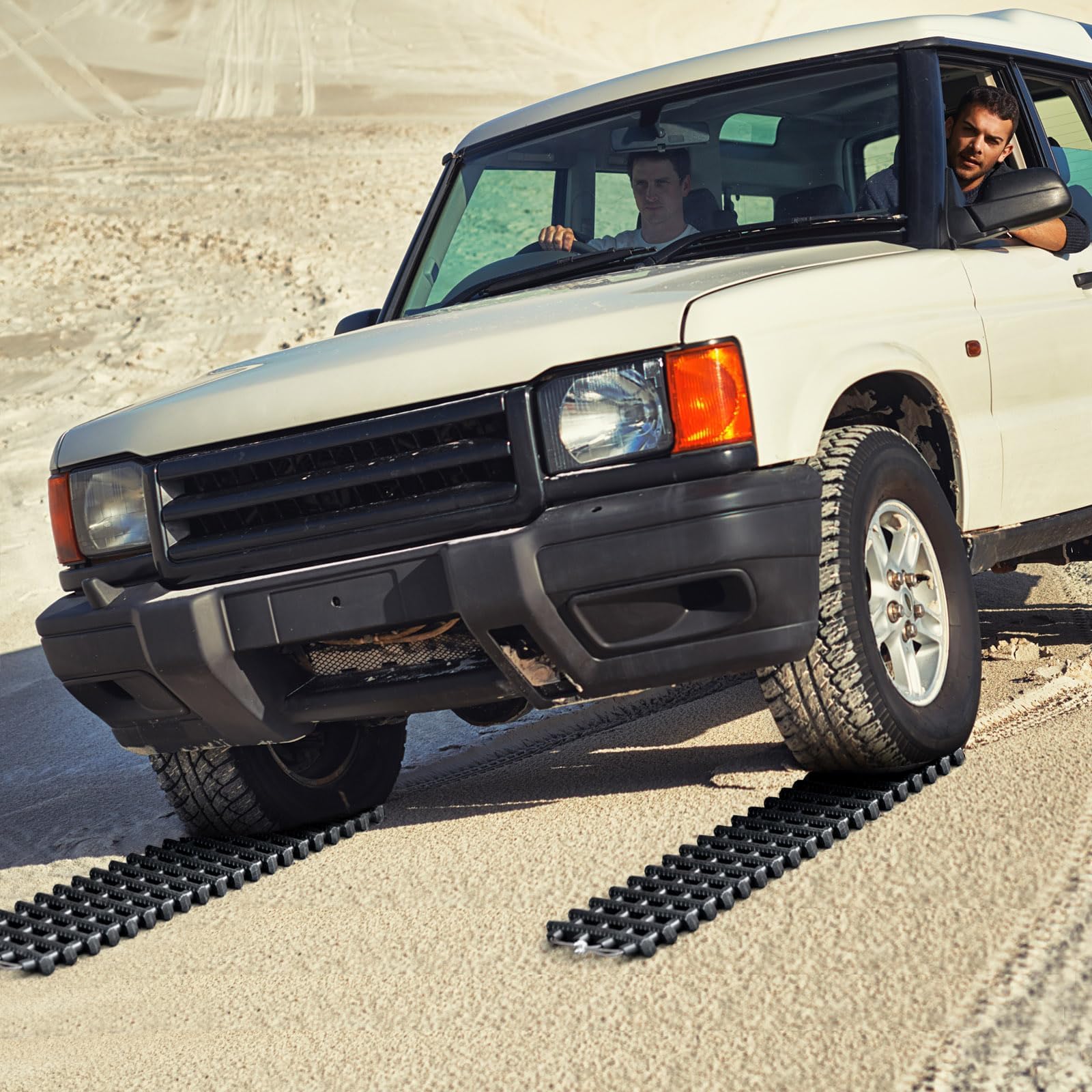 COSTWAY 2 Stücke Anfahrhilfe Auto, Sandbleche Offroad, Traktionsmatte für Sand Schnee EIS Schlamm, Offroad Tracks Traction Mats, Traktionshilfe mit Tasche für Wohnmobil/PKW/LKW (82 x 21 x 2,8 cm)