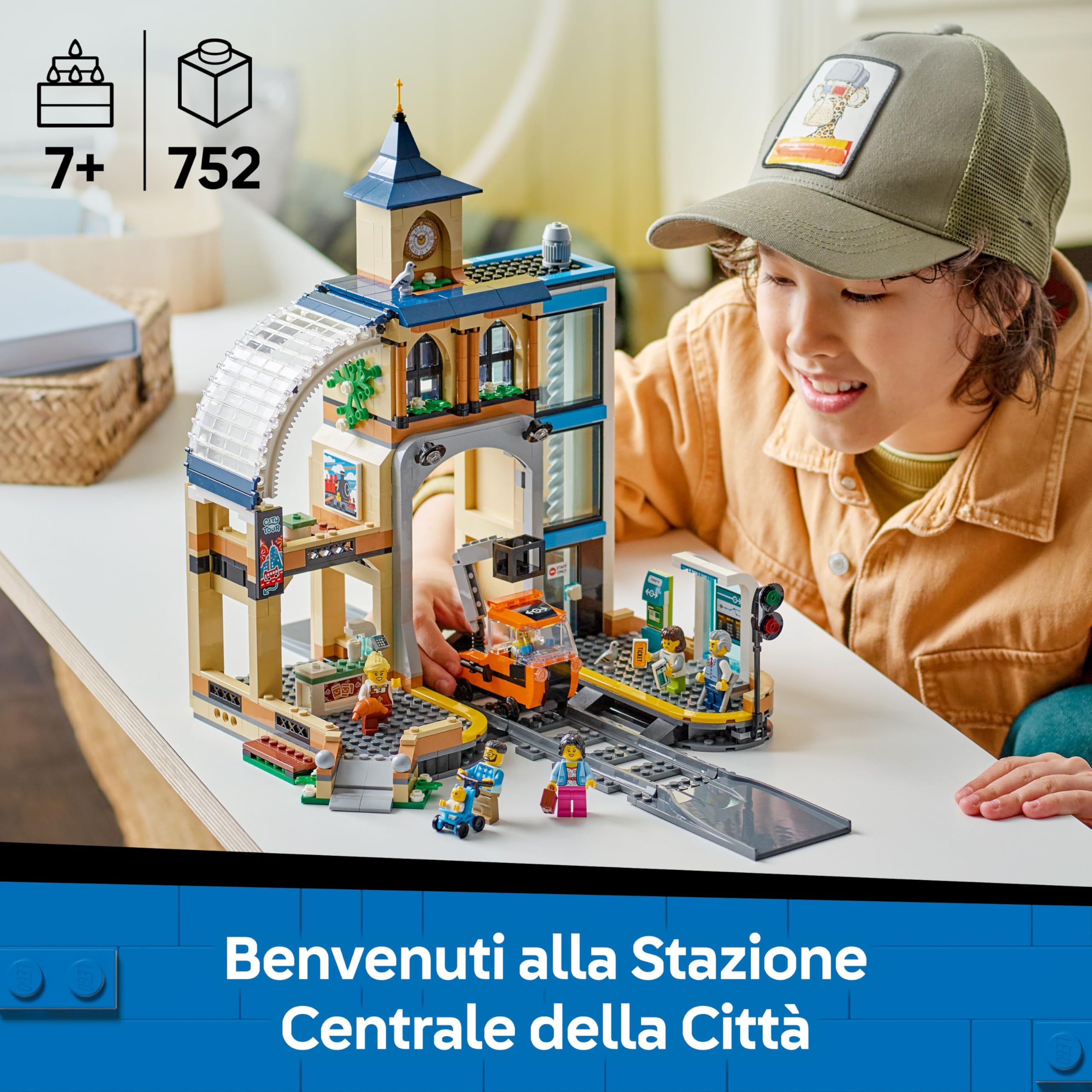 LEGO City Stazione Centrale - con Veicolo Giocattolo di Manutenzione, Ascensore Funzionante, Biglietteria, 2 Piattaforme, un Pezzo di Binario e 6 Minifigure - Regalo Bambini e Bambine da 7 Anni 60469