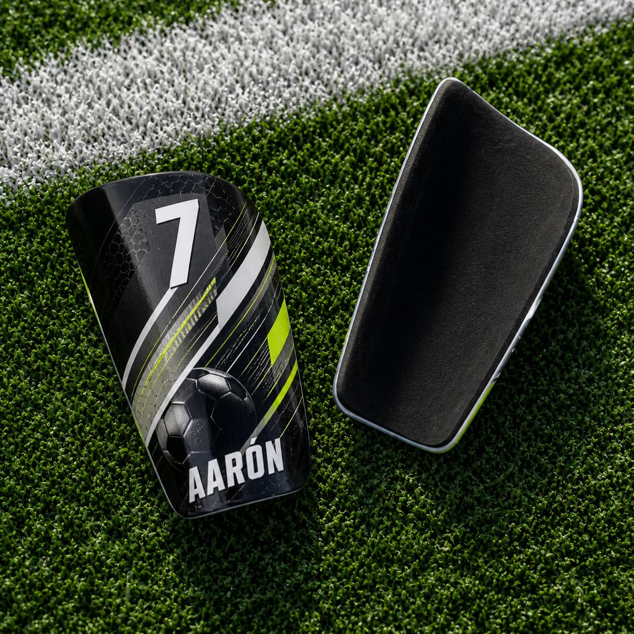 Wanapix | Parastinchi da Calcio Personalizzati per Bambini | Personalizzazione totale Con Foto, Nome e Numero | Protezione Completa