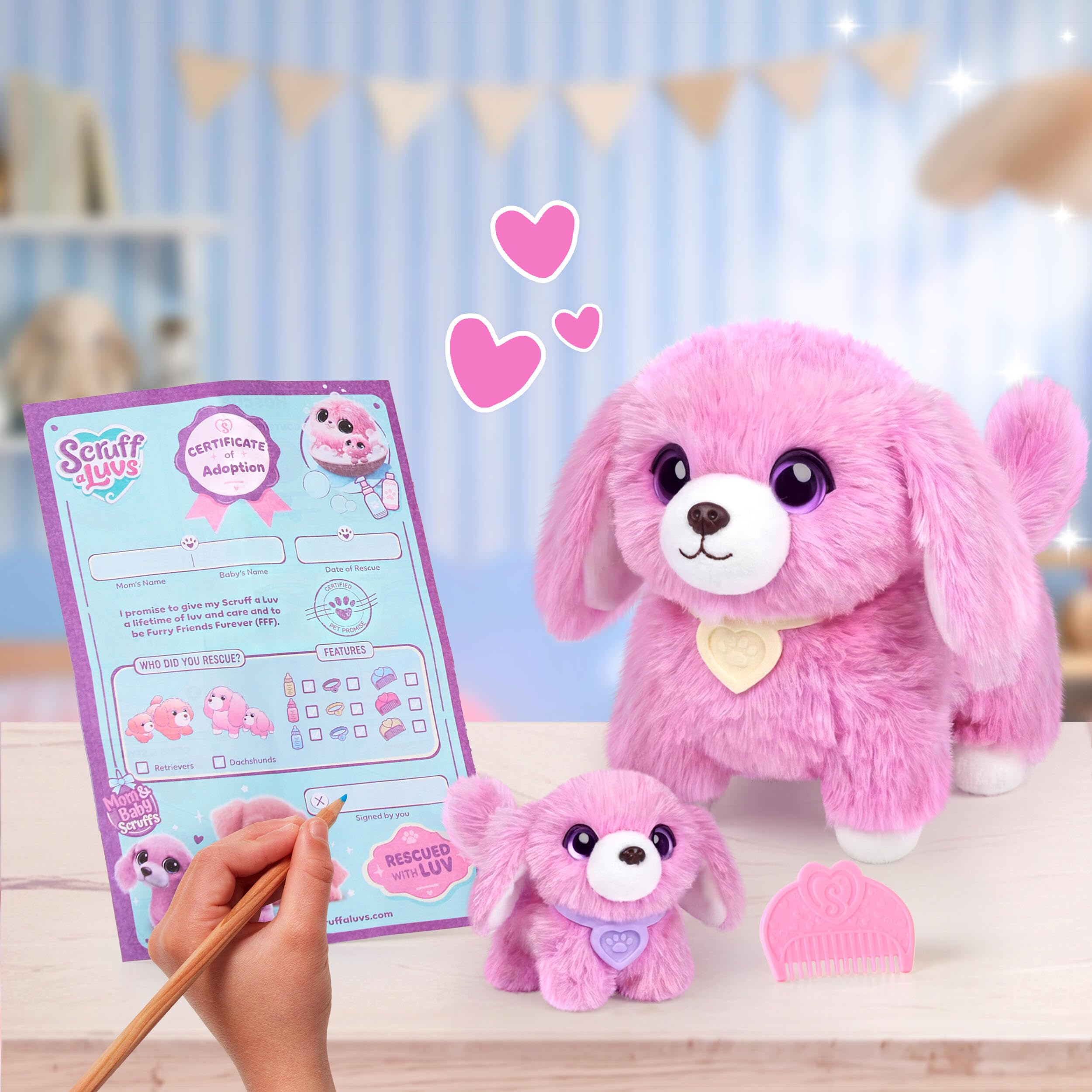ScruffaLuvs Maman et bébé - Teckel - Peluches mystère, Lave et découvre Une Famille de teckels, 1 Chance sur 10 de trouver des Jumeaux - 4 Accessoires et Caisse de Transport Deluxe de 25 cm