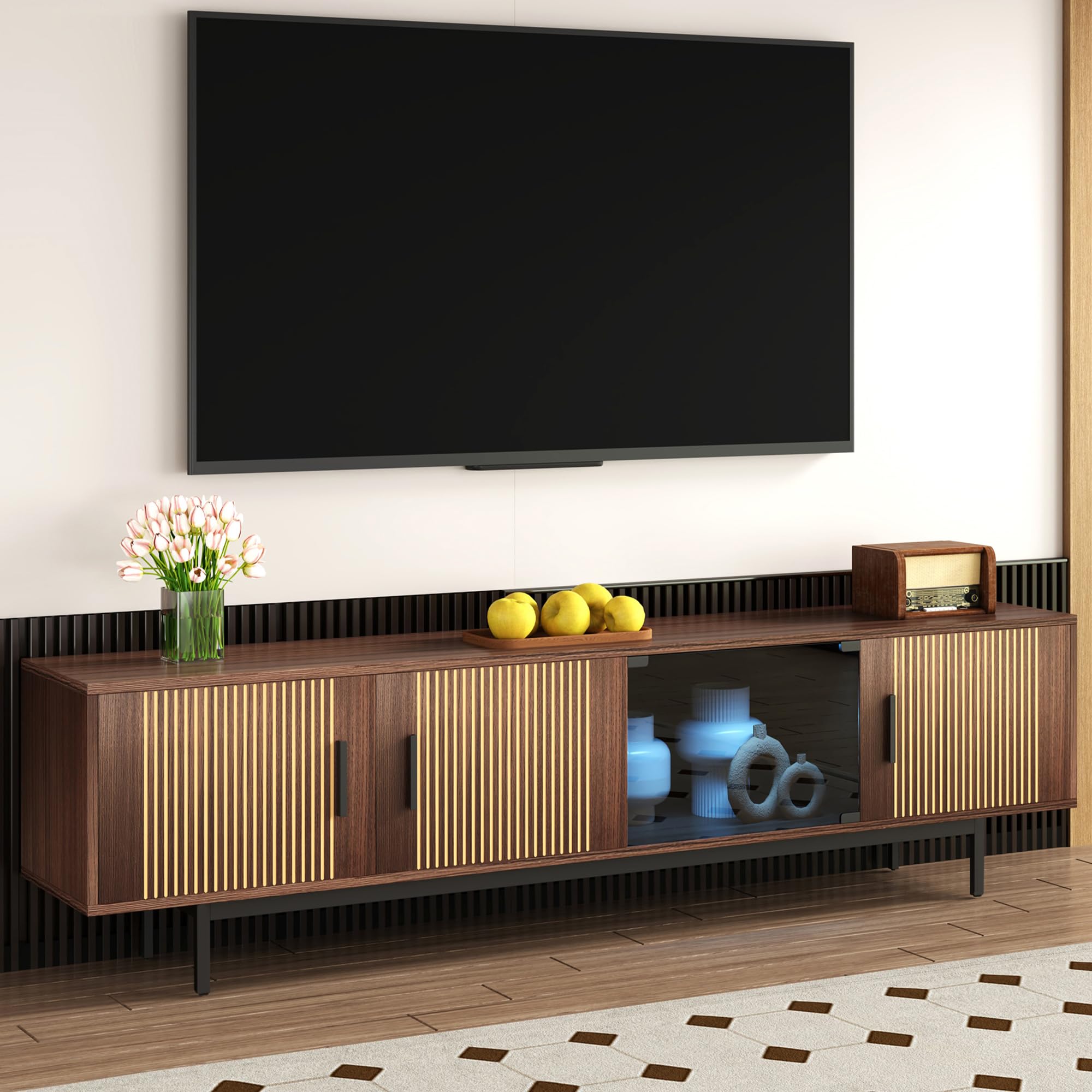 Mueble de TV 50 x 200 cm con textura tallada, puerta de vidrio templado nogal + negro