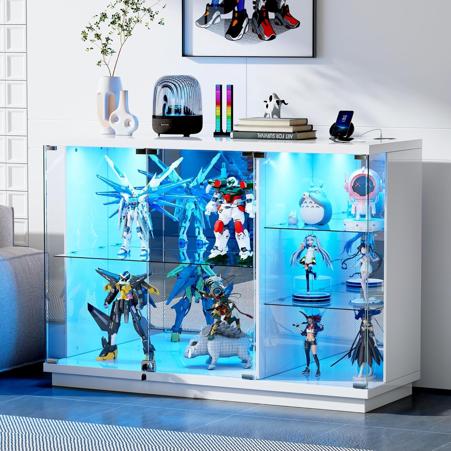 Gurexl Glasvitrine mit LED Beleuchtung und Körpersensor-System für Wohnzimmer,Hochglanz Sideboards mit Abschließbare Glastüren und Type-c B120 x T38 x H85 cm für Esszimmer Innenministerium,Weiß