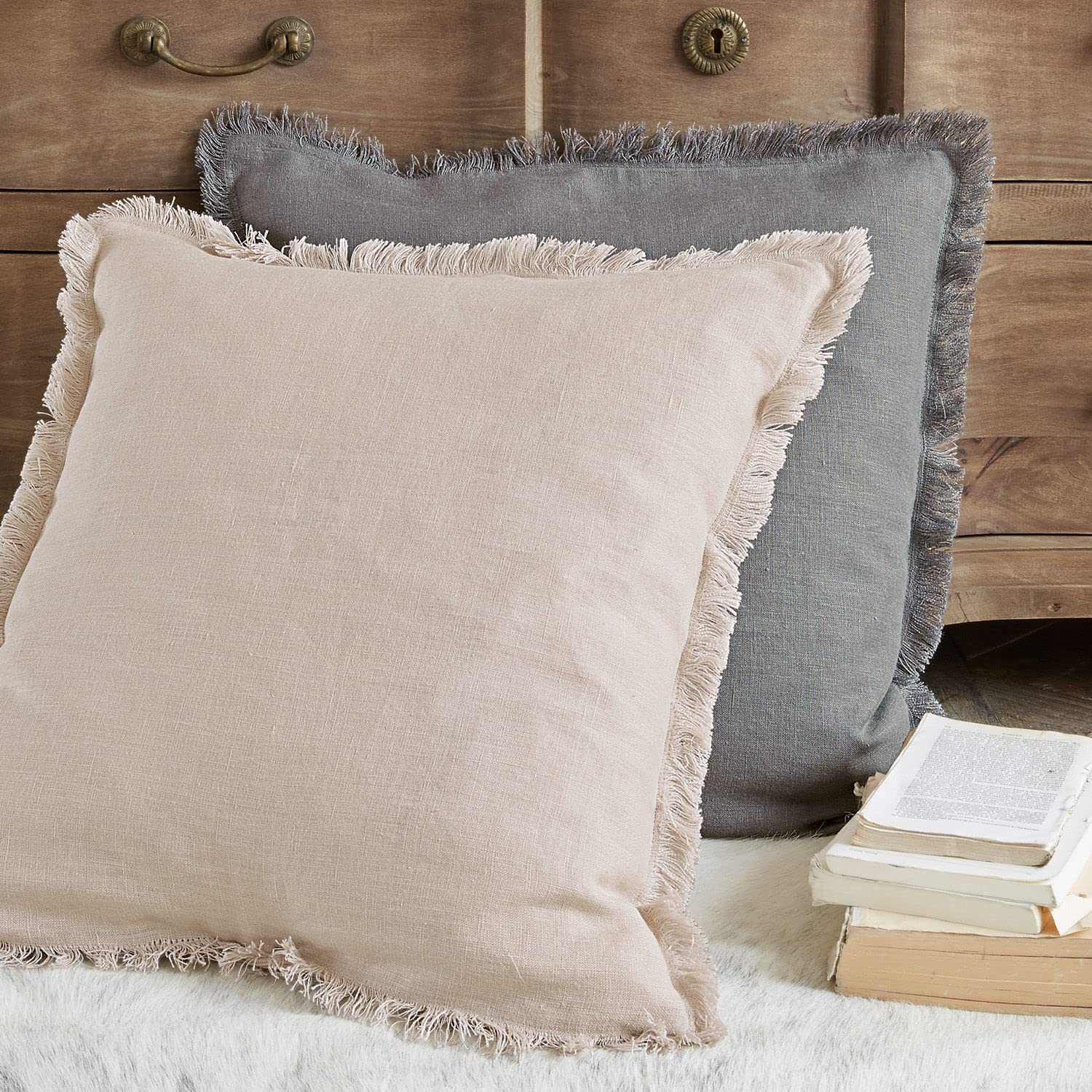 Loberon Kissenhülle 2er Set Quebo, edle Farbharmonie, Schlichtes Design, dekorative Fransenkanten, Kissenbezug, Wohntextilien, Wohn-Accessoires Leinen, grau/beige