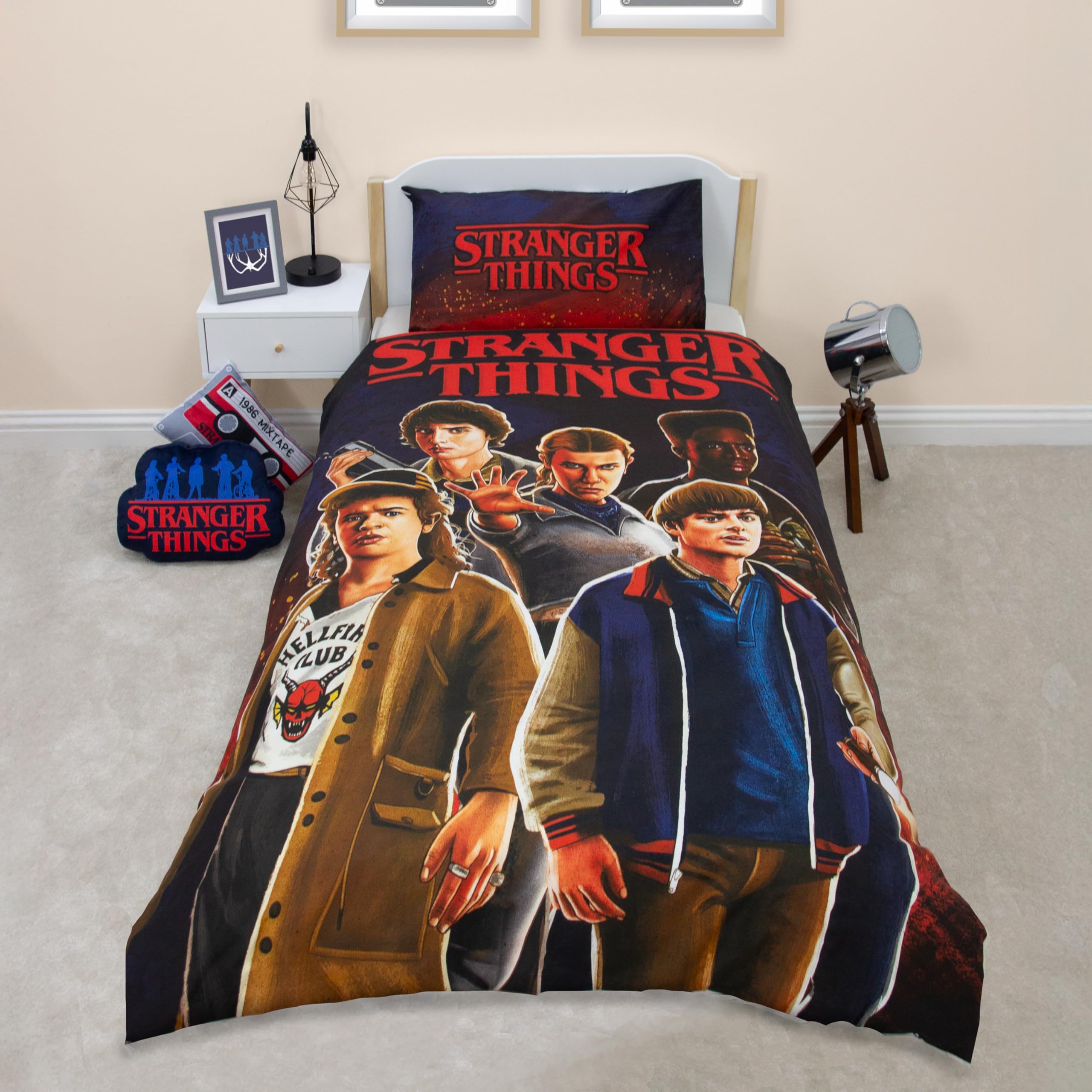Stranger Things Juego de Funda Nórdica Individual con Diseño de Llamas con Licencia Oficial, Ropa de Cama Reversible de 2 Caras Que Incluye Funda de Almohada a Juego, para Dormitorio Infantil
