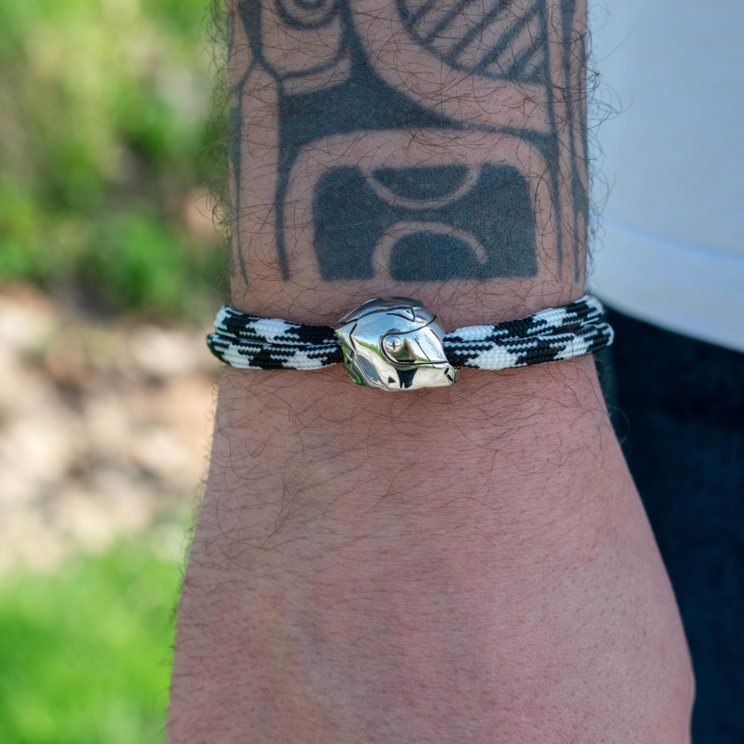 Ernestine - Bracciale da motociclista da uomo regolabile in acciaio inossidabile - gioiello casco da motociclista uomo, donna, idea regalo per motociclista - accessorio per motociclista - polso