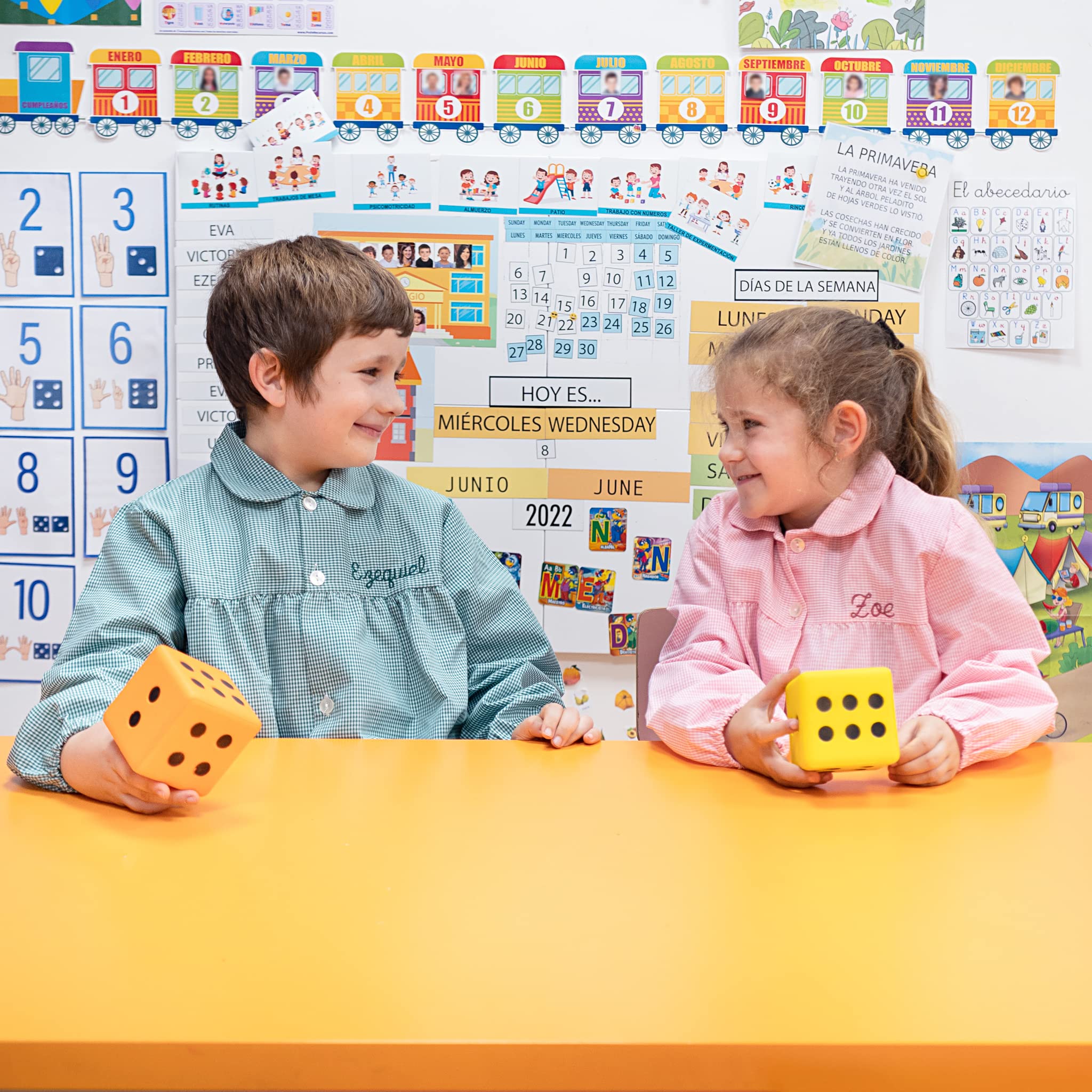 Wanapix | Grembiule Scuola Personalizzato con Nome |per Bambini | 2 Tasche Laterali | Scuola/Asilo/Pittura/Cucina | 3-4 Anni | 3-6 Anni | 4 Colori
