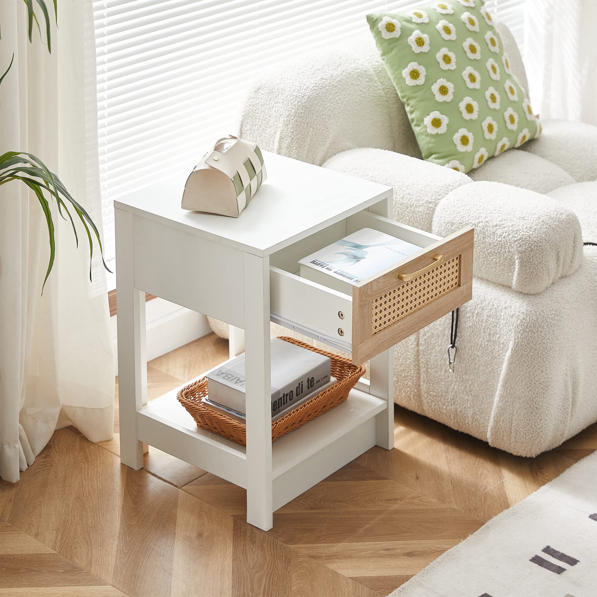 Comodino in rattan con cassetto, tavolino moderno per camera da letto, soggiorno e ufficio, piccolo comodino boho in legno, 40 x 40 x 55 cm, bianco