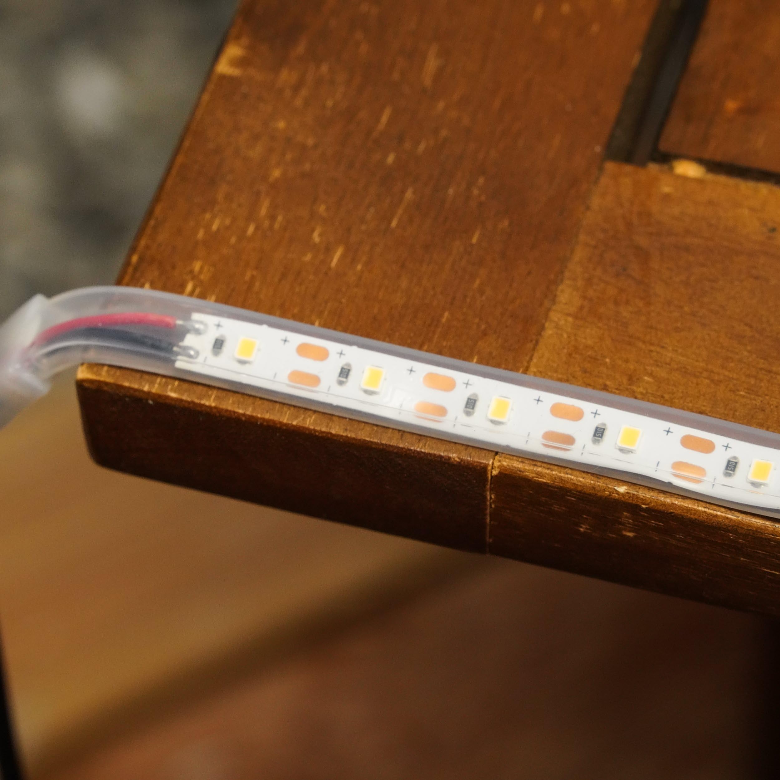 Esotec Solar LED Lichtband warmweiß, LED-Stripes, 5m, 300 LEDs, Akku, Solarmodul, Erdspieß, Gartenlicht, Lichtschlauch, Weihnachtsbeleuchtung, warmweiß, 3000K, IP54, außen, wetterfest, 102710