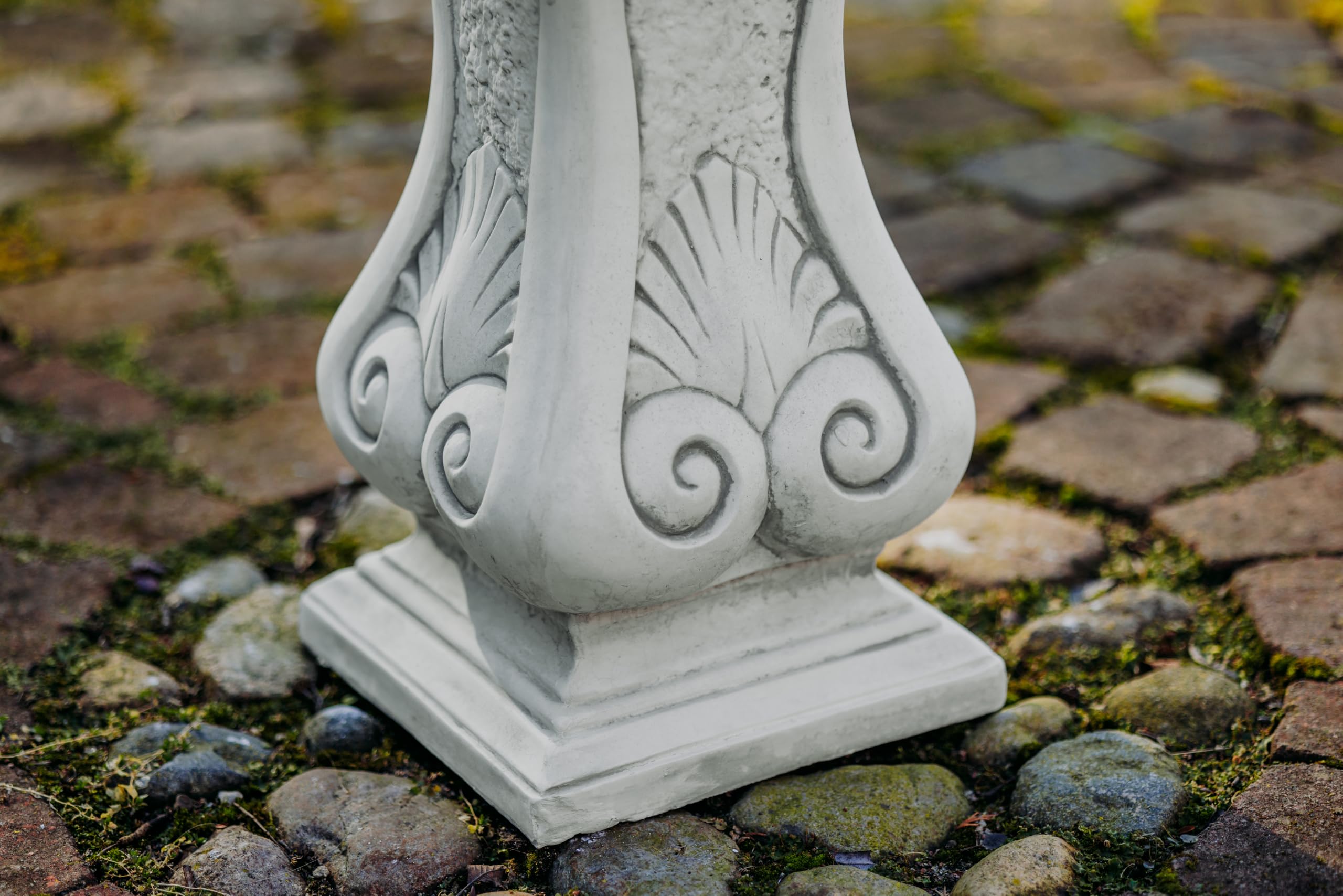 gartendekoparadies.de Cokół z dekoracjami, podstawa kamienna, wysokość 51 cm, powierzchnia podstawy 25 x 25 cm, 46 kg, szara, mrozoodporna, wykonana z lanego kamienia, do użytku na zewnątrz