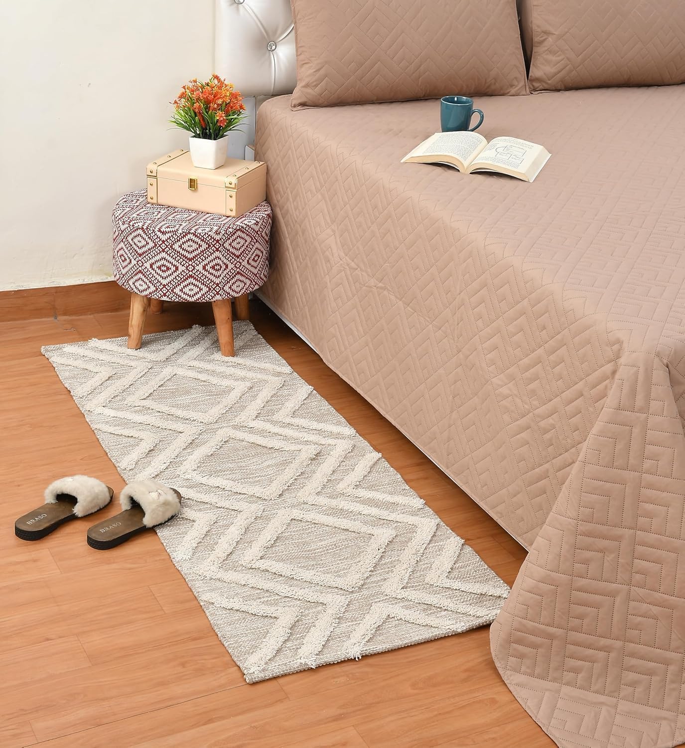 AROMICK 100% Cotton Hand Woven Designer Floor Runner | Bedside Runner for Bedroom, LIvingroom, Yoga Runner, Kitchen mat and Multi-Purpose Cottoon Carpet |2x5 Feet| (Beige Box)