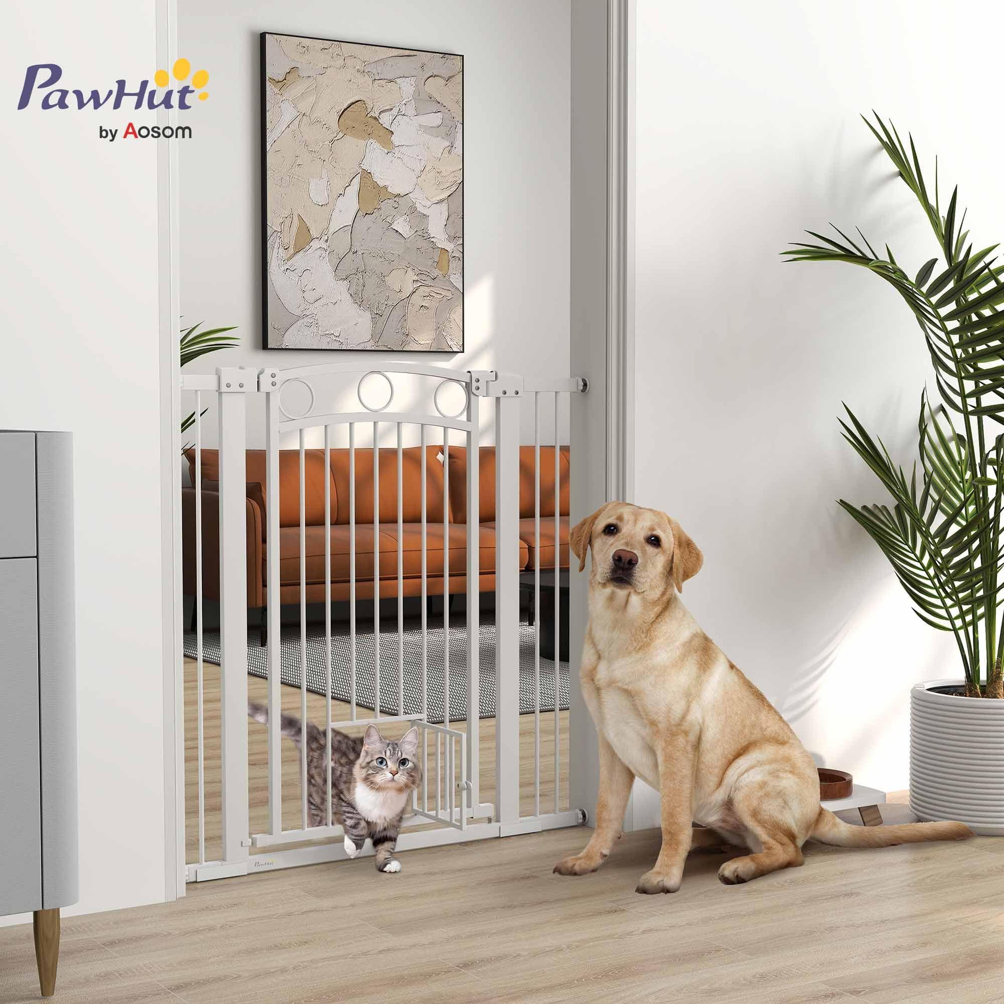 PawHut Cancelletto per Cani da Interno, Cancelletto di Sicurezza con 2 Estensioni 76-104 cm e Porta per Gatti, Cancello per Cani Animali Domestici Alto 106 cm per Corridoio e Scale, Bianco