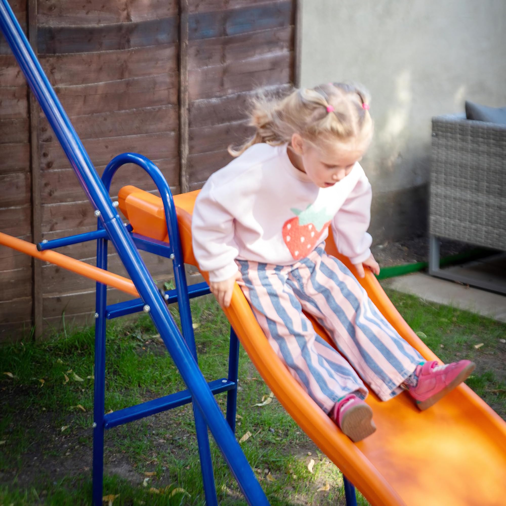 Outsunny Columpio Infantil 4 en 1 Columpio para Niños con 2 Columpios Individuales 1 Columpio del Planeador 1 Tobogán Cuerda Ajustable y Anti-UV para Exterior Carga 225 kg Multicolor